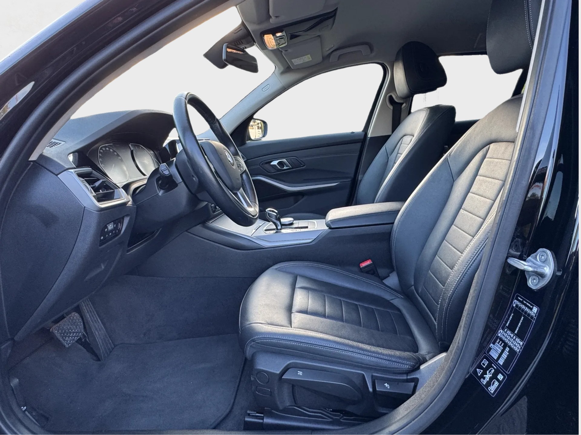 BMW 330i Touring xDrive Steptronic-image-10