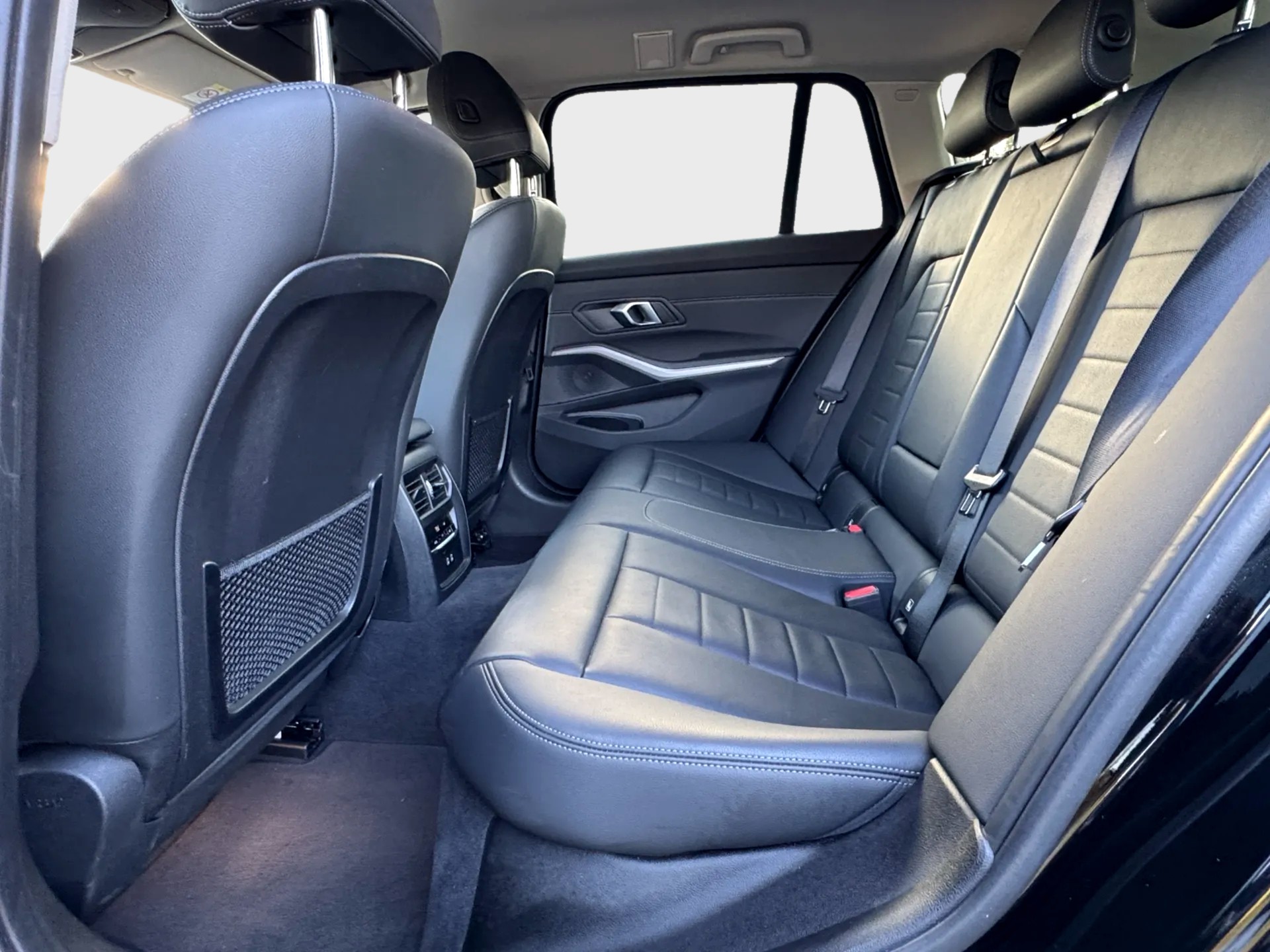 BMW 330i Touring xDrive Steptronic-image-12