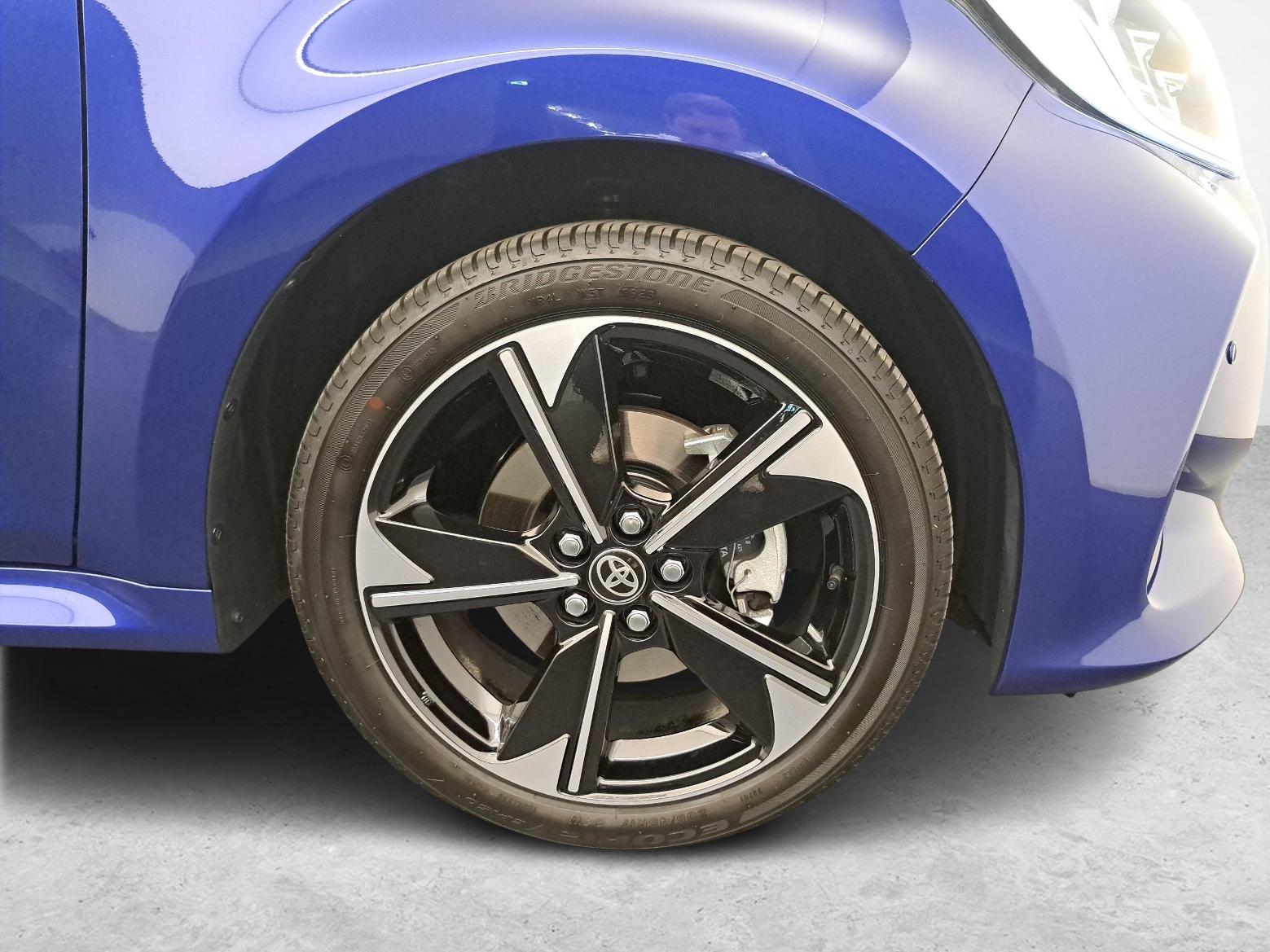 TOYOTA Yaris 1.5 VVT-i HSD Premium-image-13