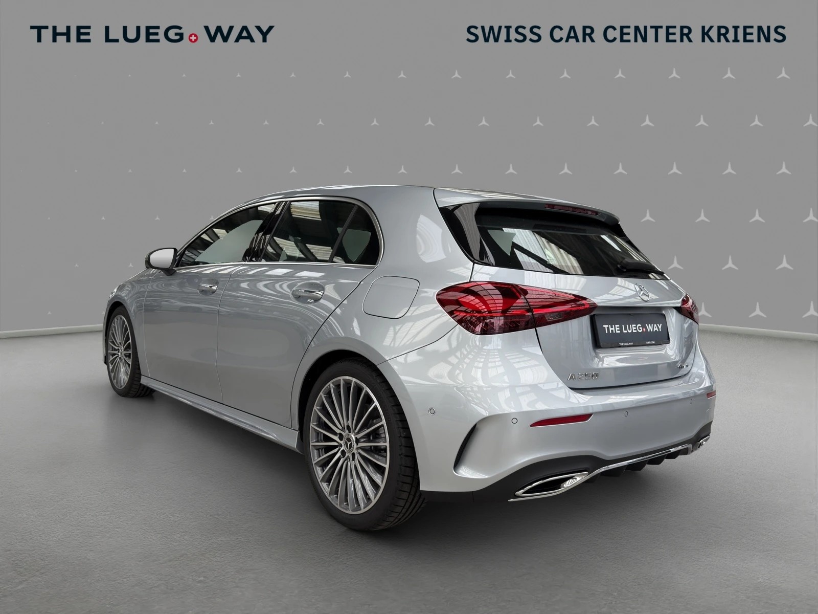 MERCEDES-BENZ A 250 4M - AMG / DISTRONIC / 360 Grad Kamera / Soundsystem-image-2