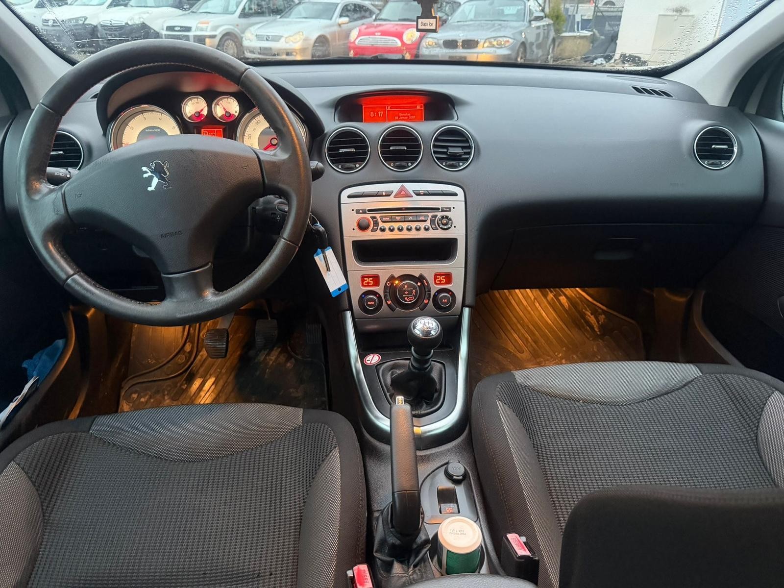PEUGEOT 308 1.6 16V T Sport Pack-image-5