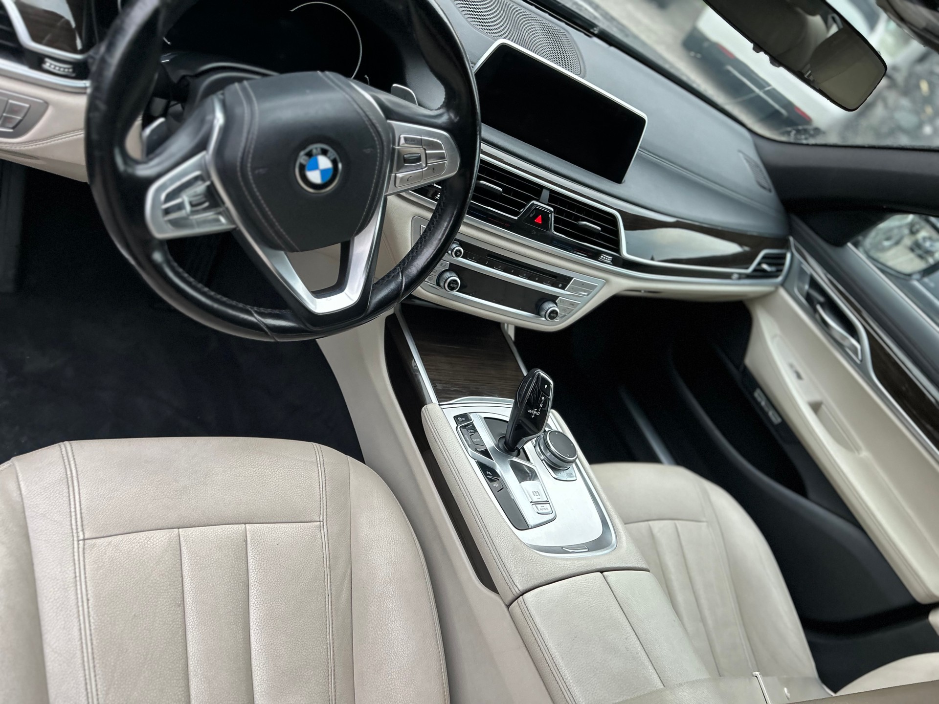 BMW 730d xDrive Steptronic-image-11