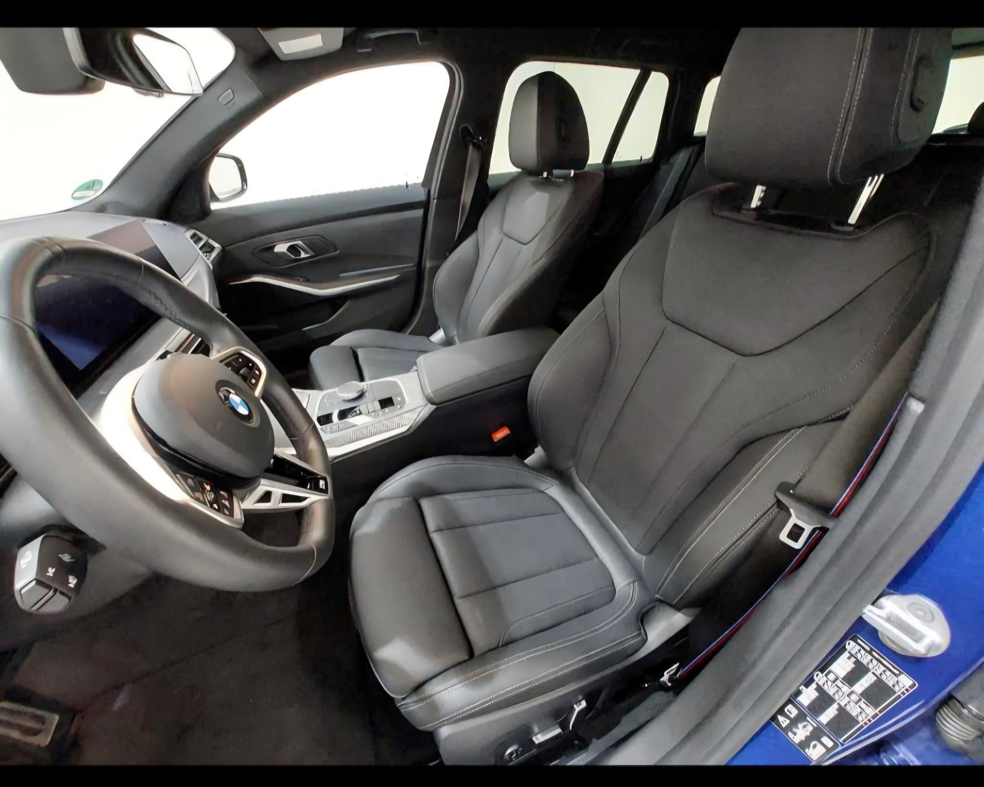 BMW 320d xDrive 48V Touring Steptronic M Sport Pro + AHK 1800kg-image-8