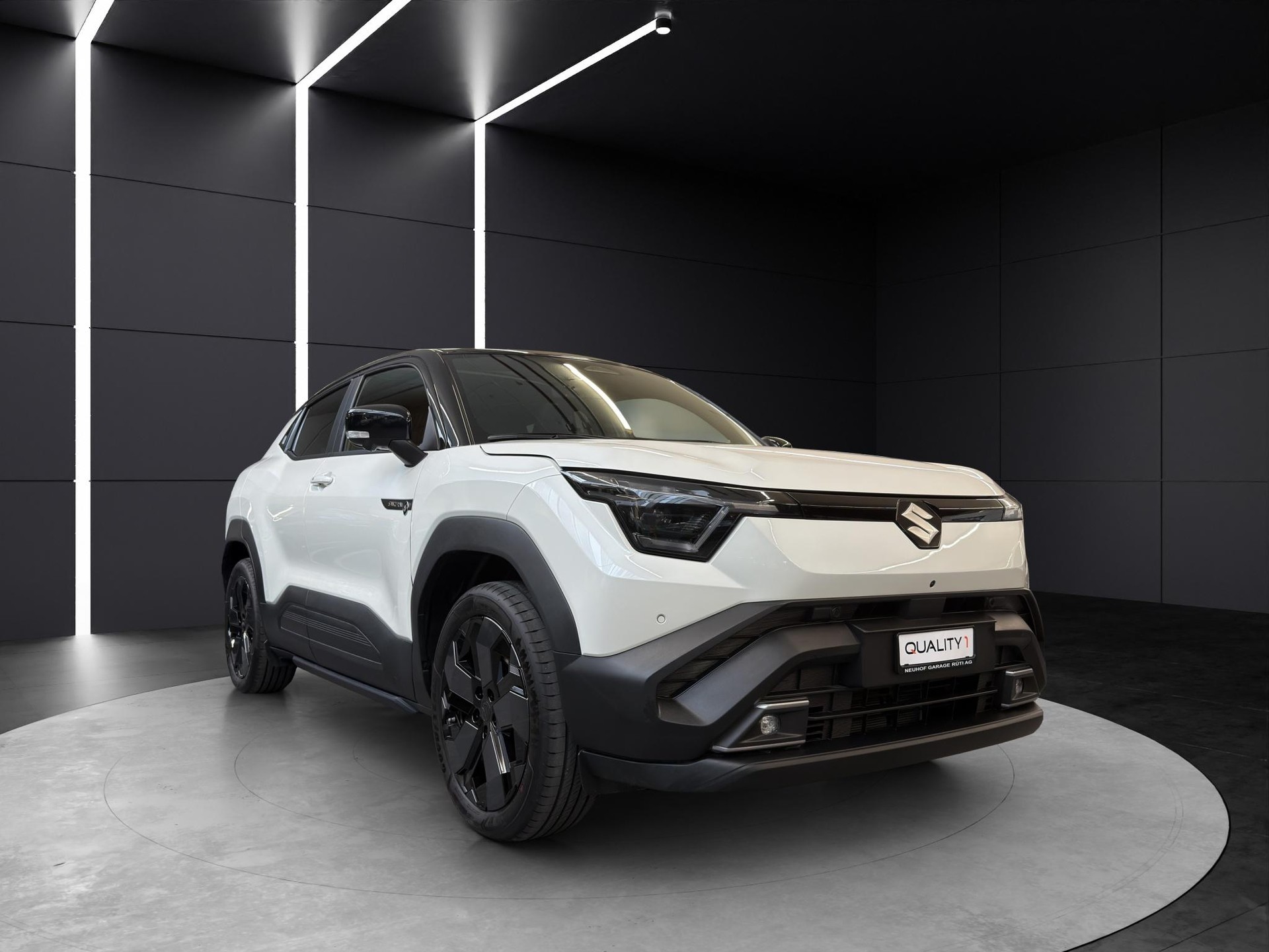SUZUKI e Vitara Sakura Top 4x4-image-7