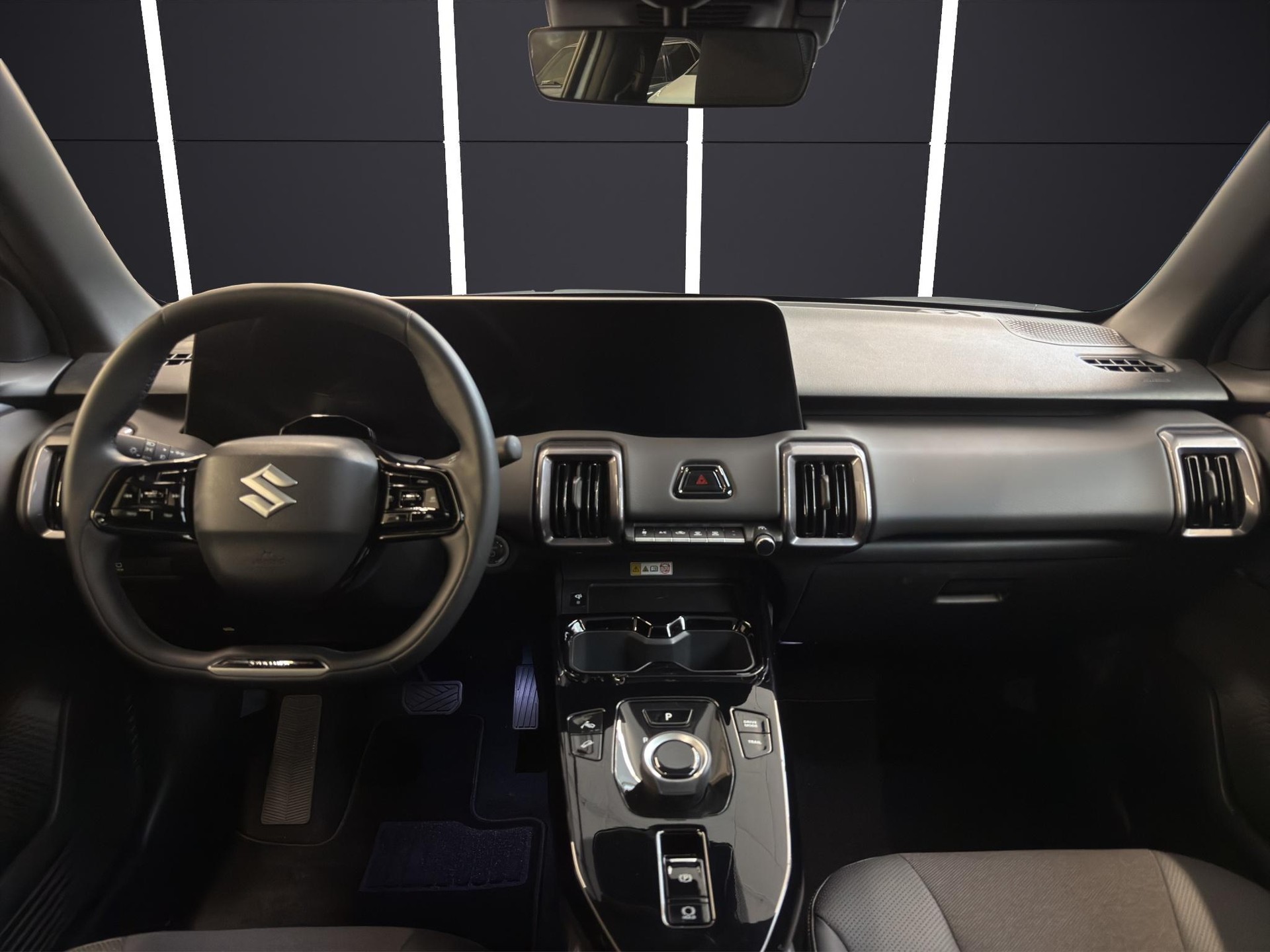 SUZUKI e Vitara Sakura Top 4x4-image-10