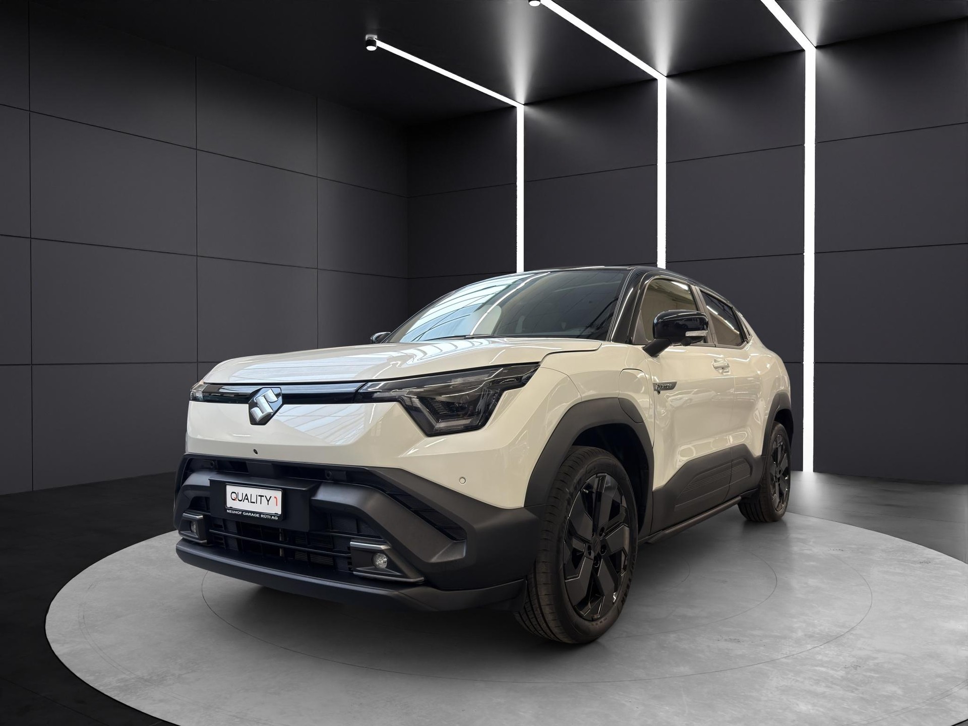 SUZUKI e Vitara Sakura Top 4x4-image-0