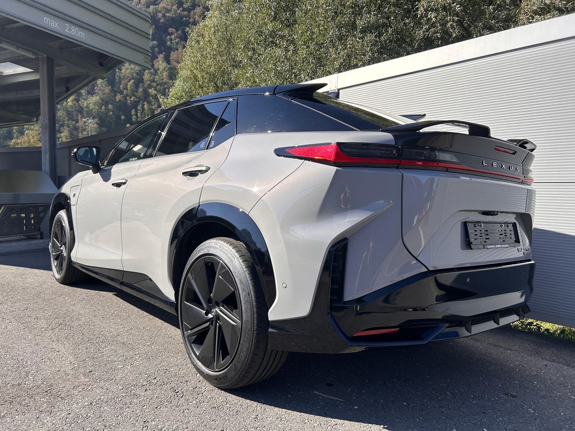 LEXUS RZ 550e F Sport-image-3