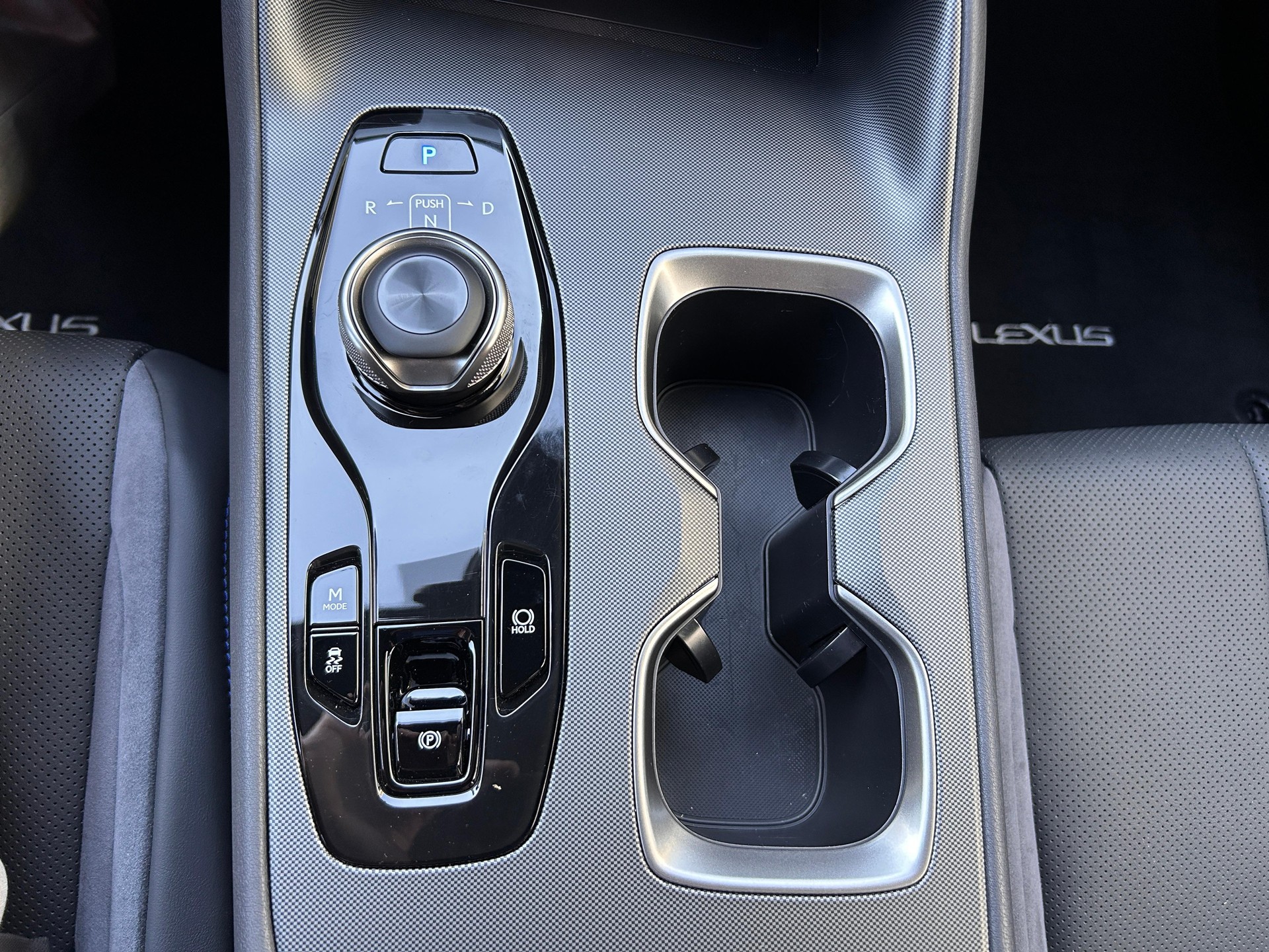 LEXUS RZ 550e F Sport-image-13