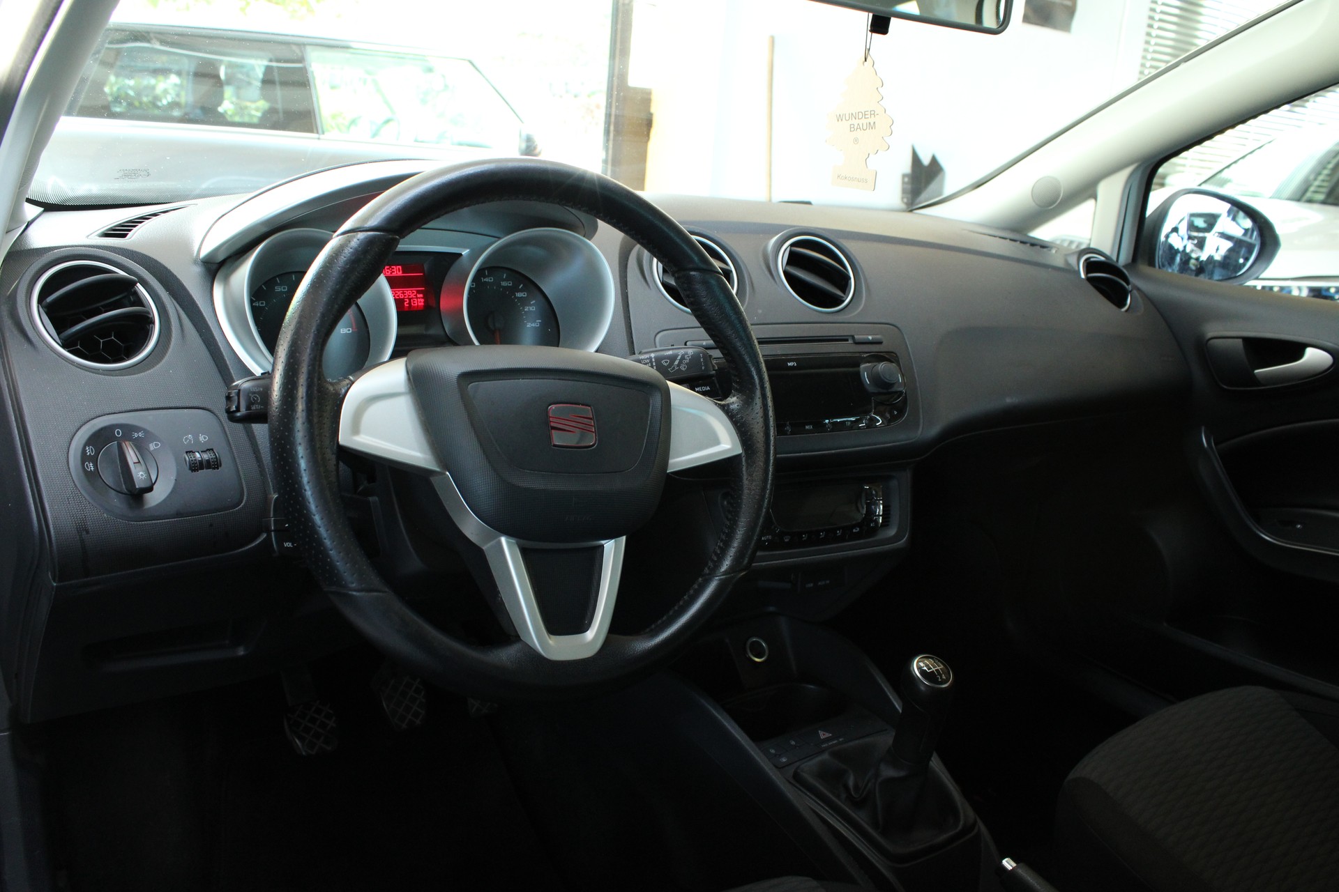 SEAT Ibiza SC 1.2 TSI Style-image-5