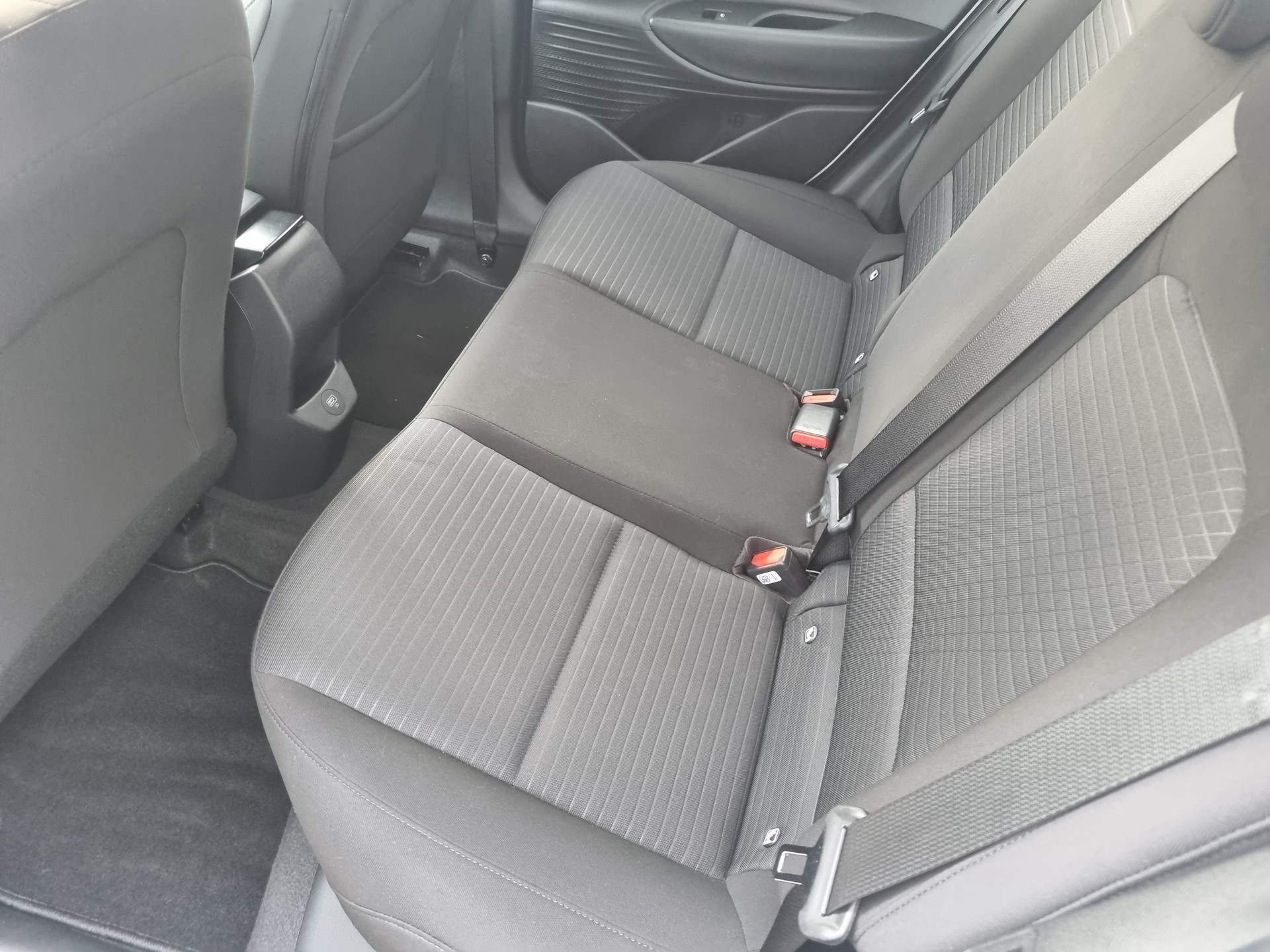 HYUNDAI i20 1.0 T-GDi Amplia DCT-image-8