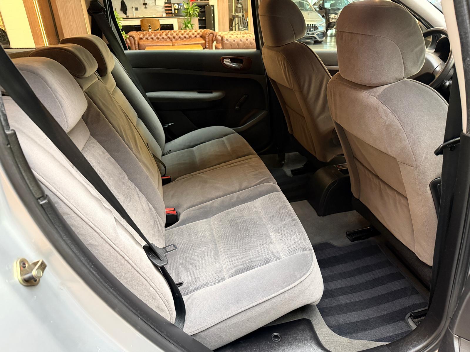 PEUGEOT 307 SW 2.0 16V-image-13