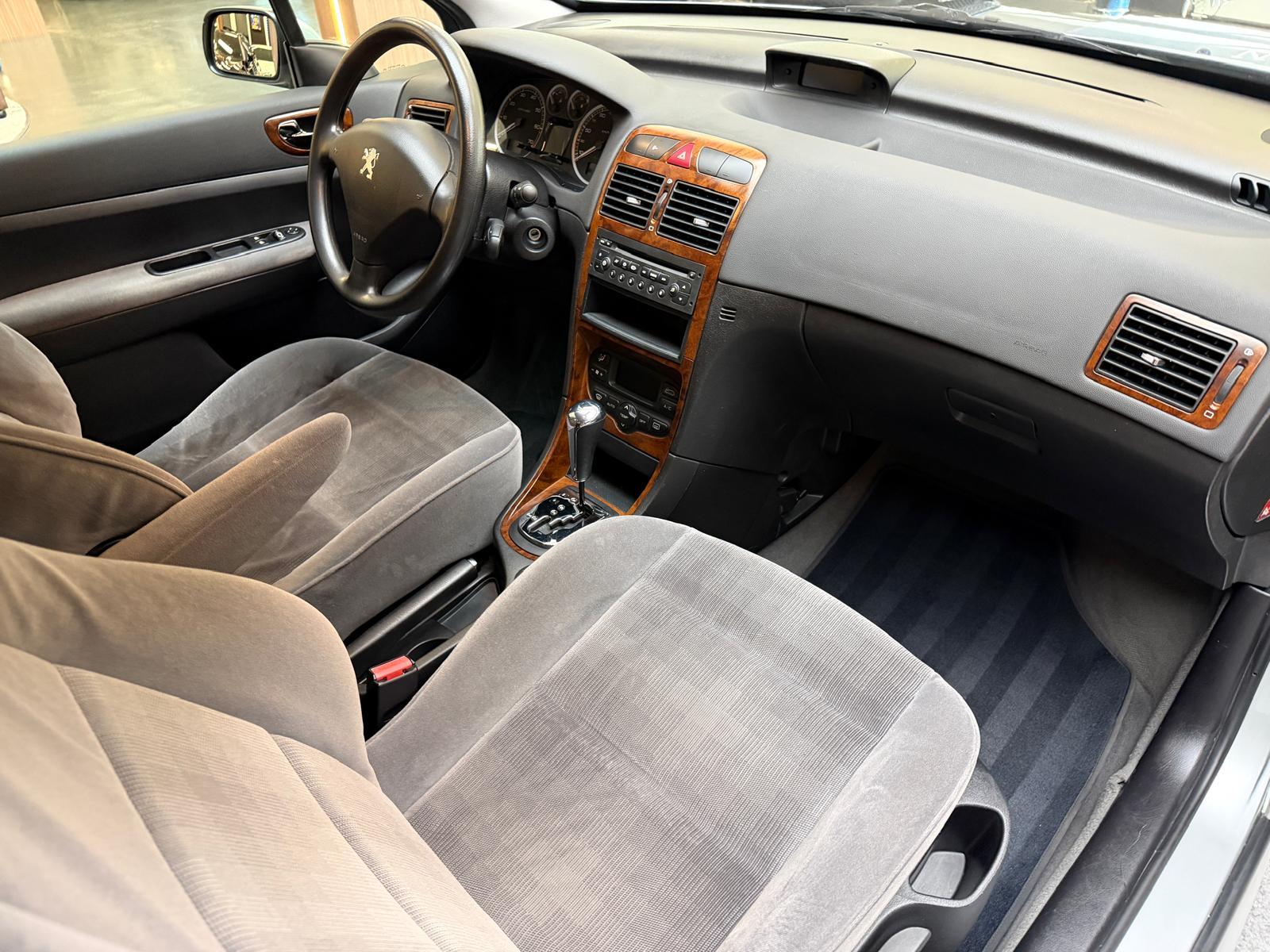 PEUGEOT 307 SW 2.0 16V-image-11