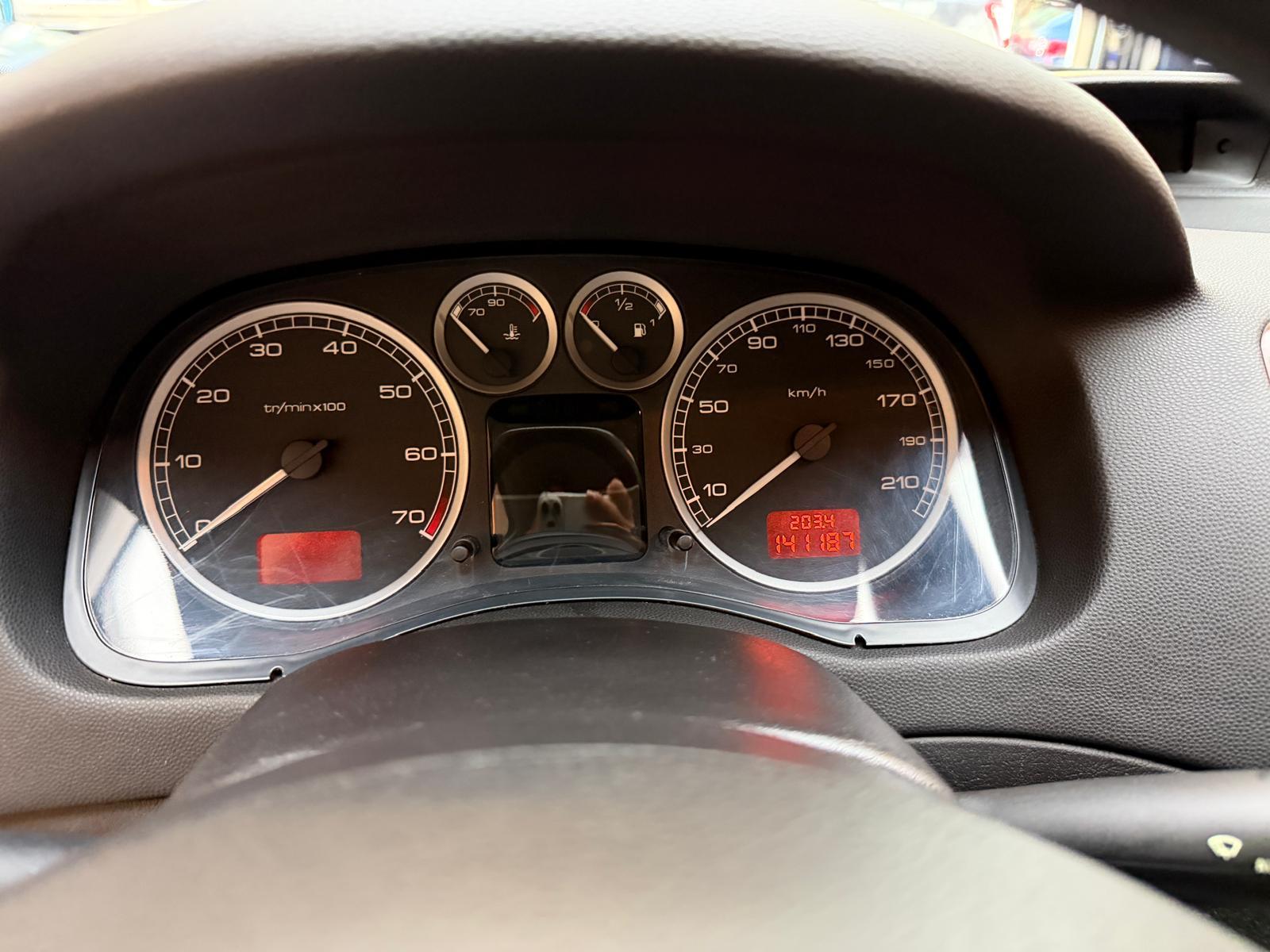 PEUGEOT 307 SW 2.0 16V-image-16