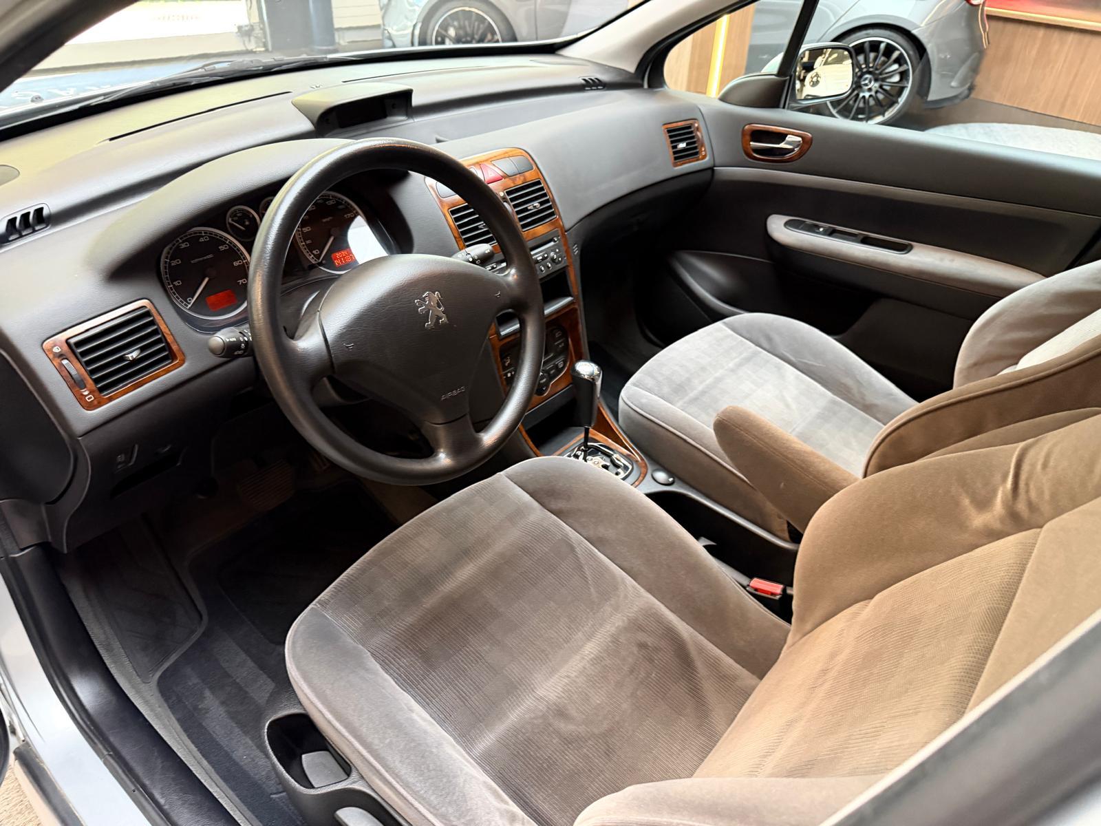 PEUGEOT 307 SW 2.0 16V-image-9