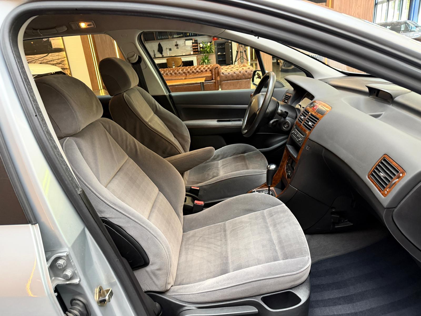 PEUGEOT 307 SW 2.0 16V-image-12