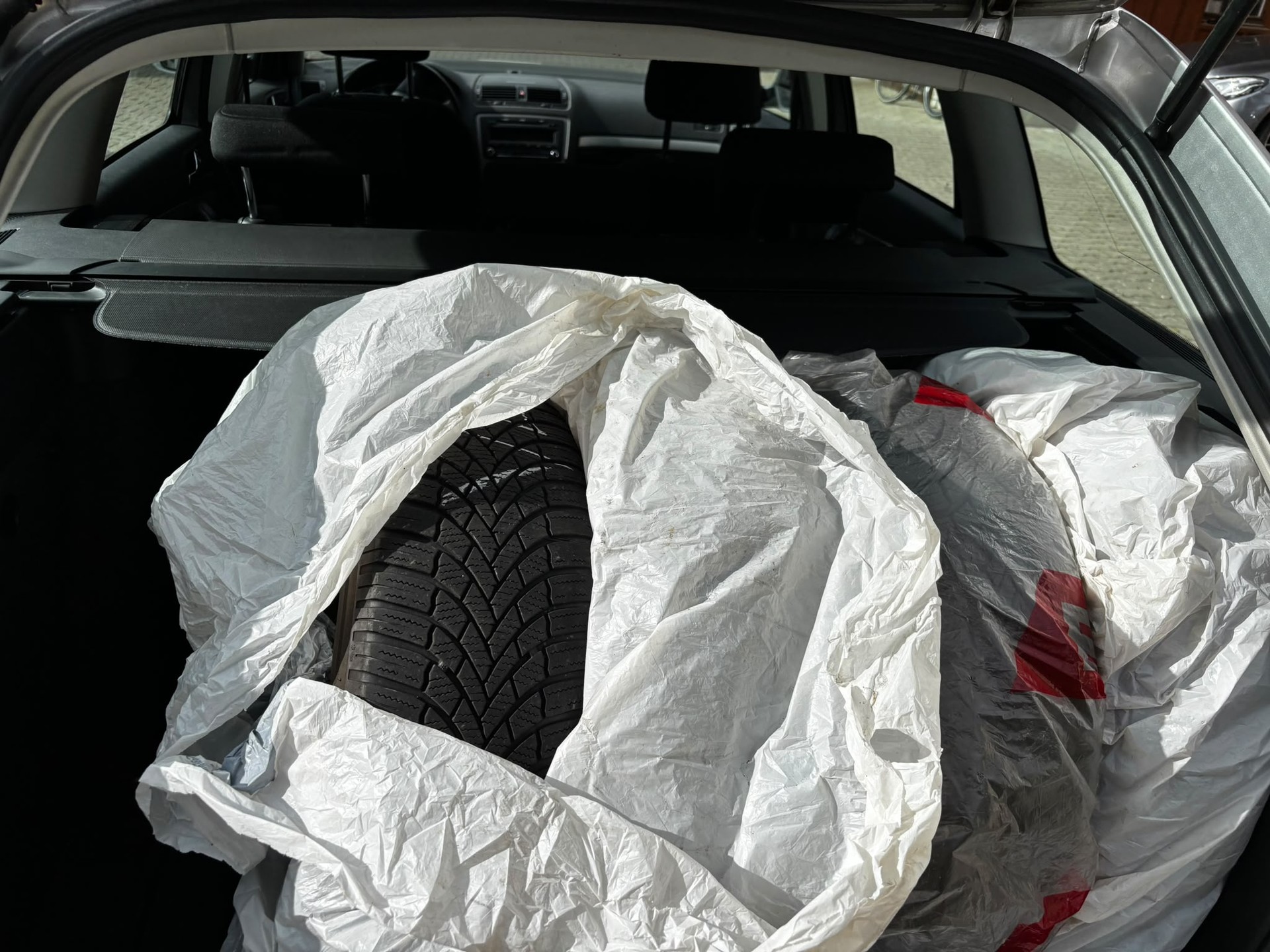 SKODA Octavia Combi 1.8 TSI Adventure 4x4-image-6