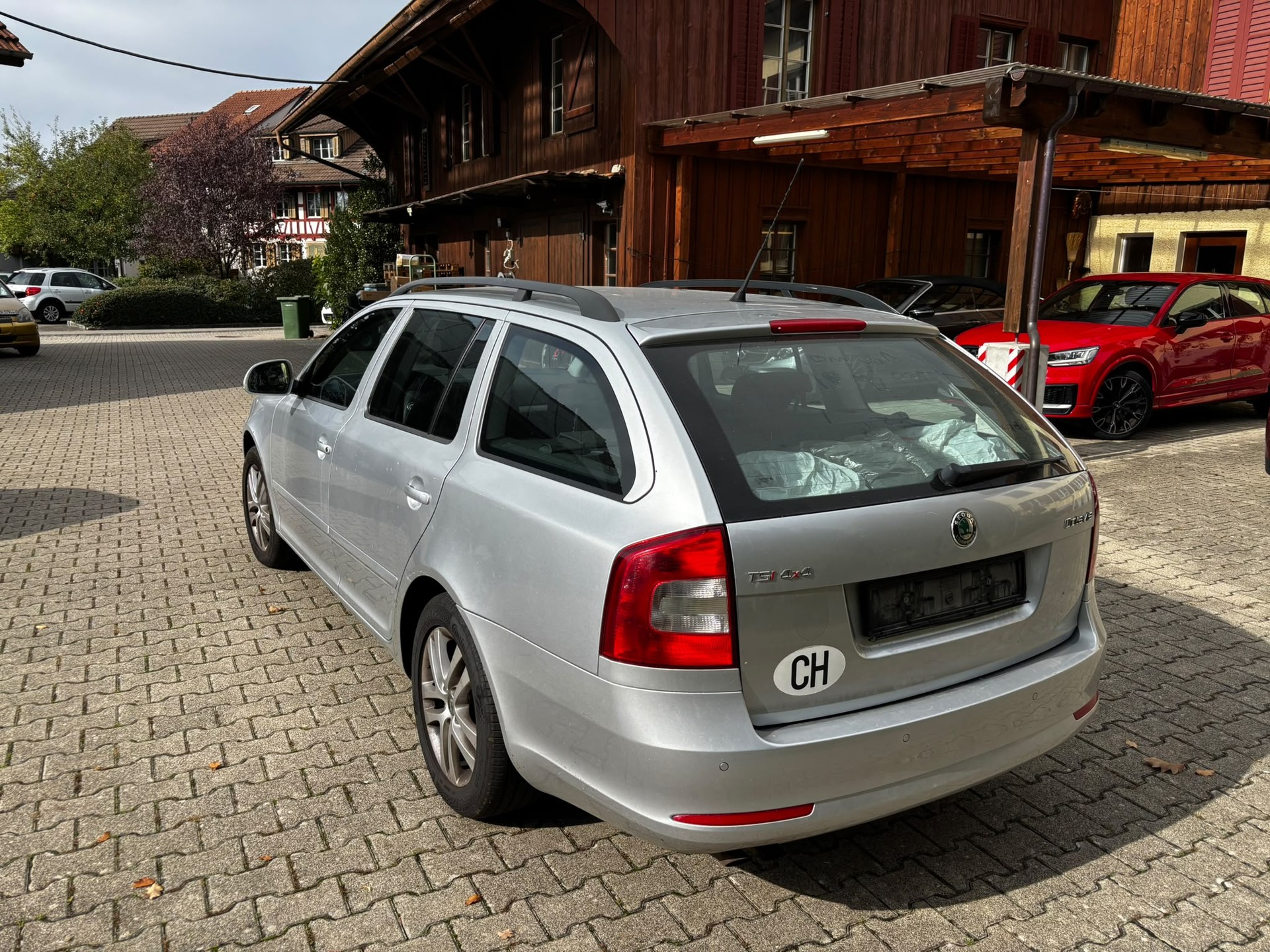 SKODA Octavia Combi 1.8 TSI Adventure 4x4-image-3