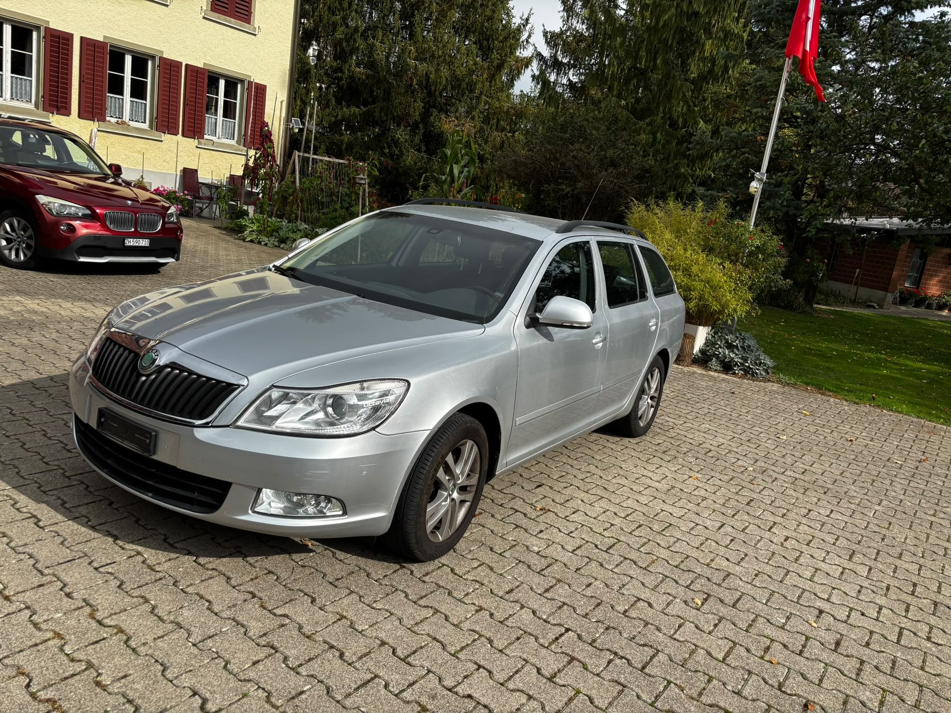 SKODA Octavia Combi 1.8 TSI Adventure 4x4-image-1