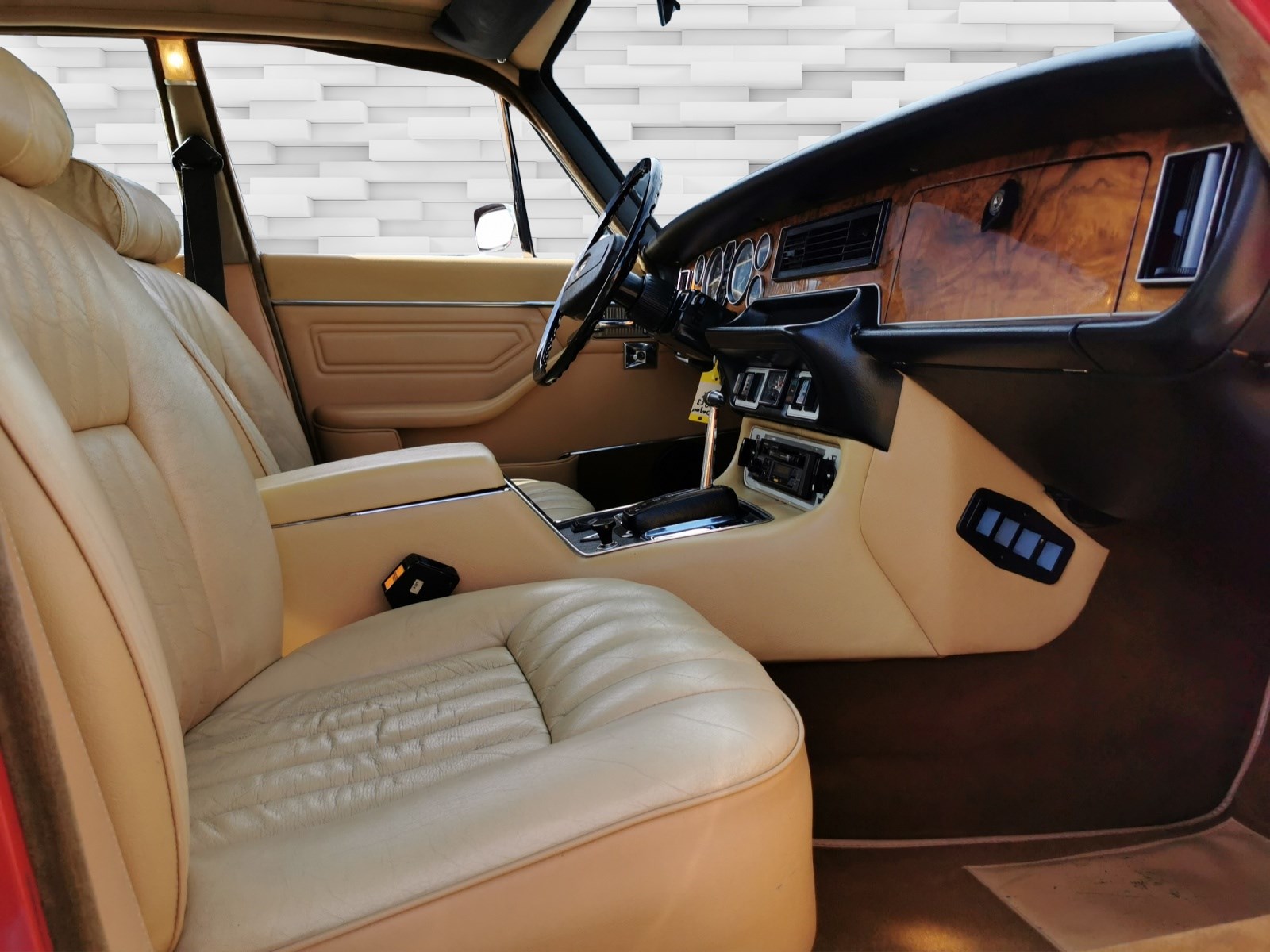 JAGUAR XJ12 5.3 Sovereign-image-12