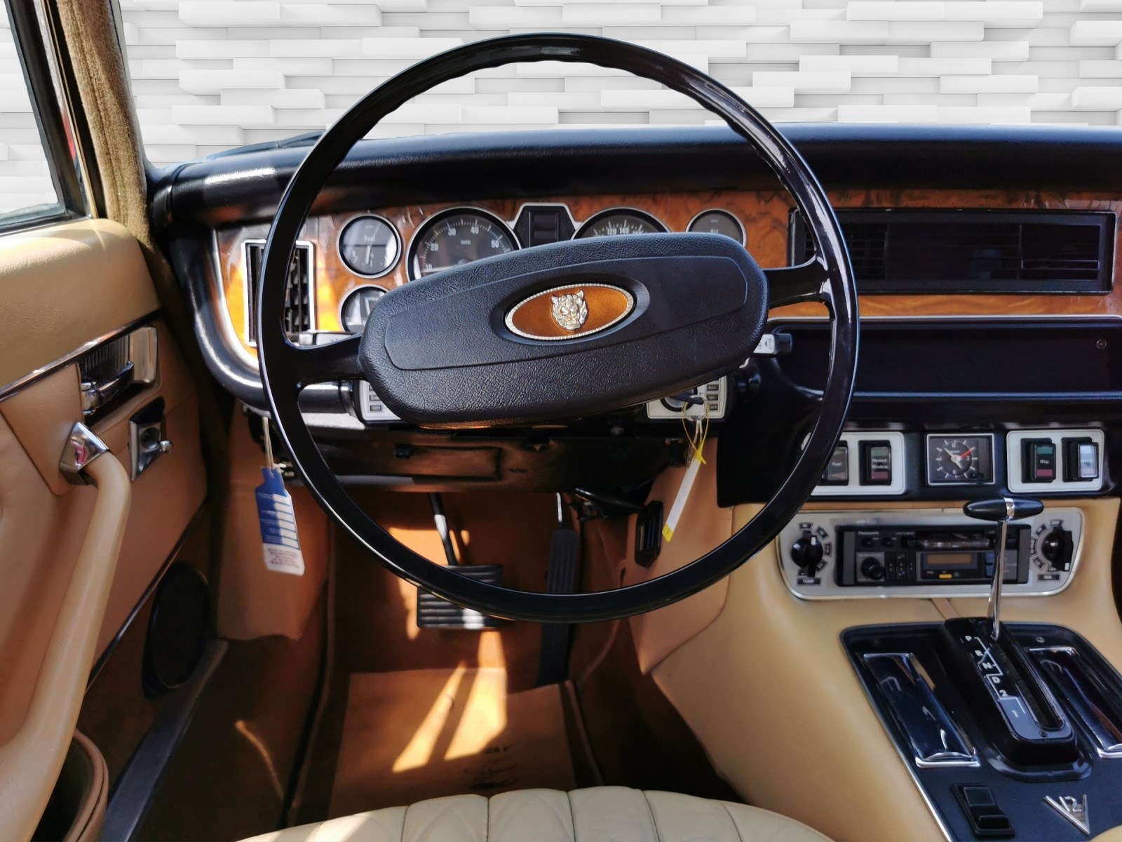 JAGUAR XJ12 5.3 Sovereign-image-9