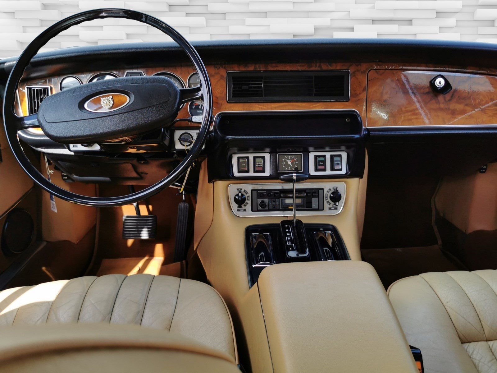 JAGUAR XJ12 5.3 Sovereign-image-10