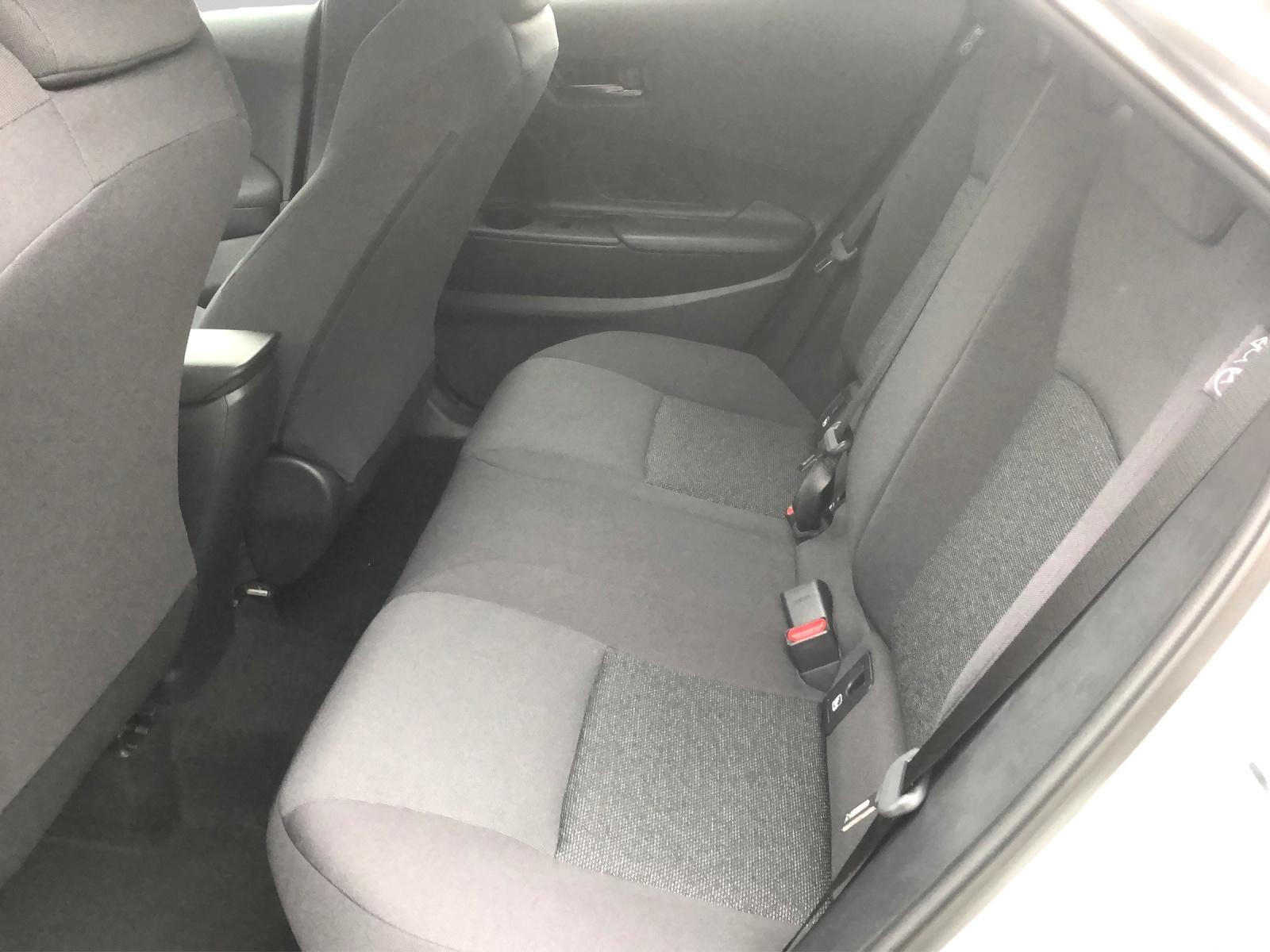 TOYOTA C-HR 1.8 HEV Comfort-image-9