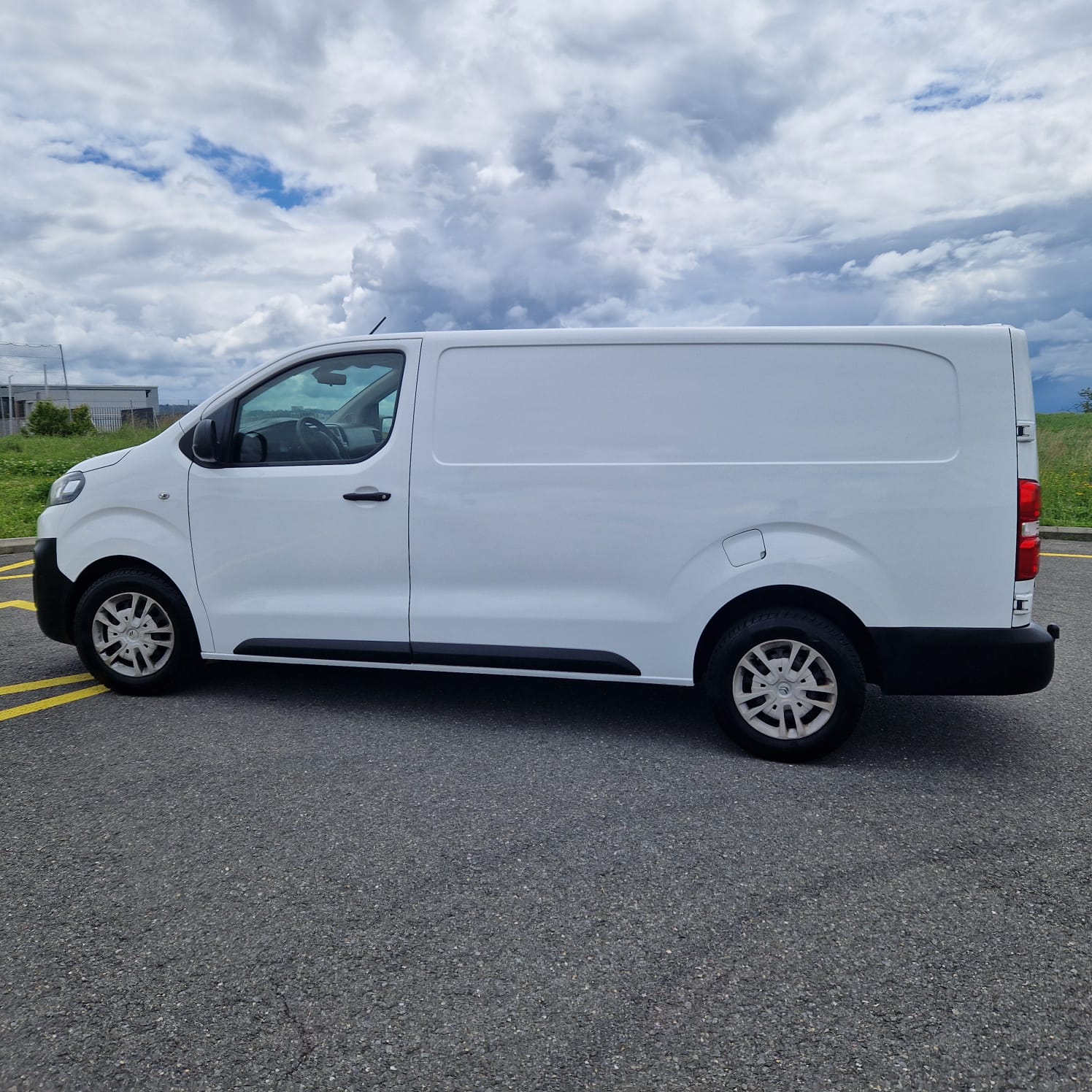 CITROEN Jumpy 2.0 BlueHDi 150 S&S XL Attraction-image-17