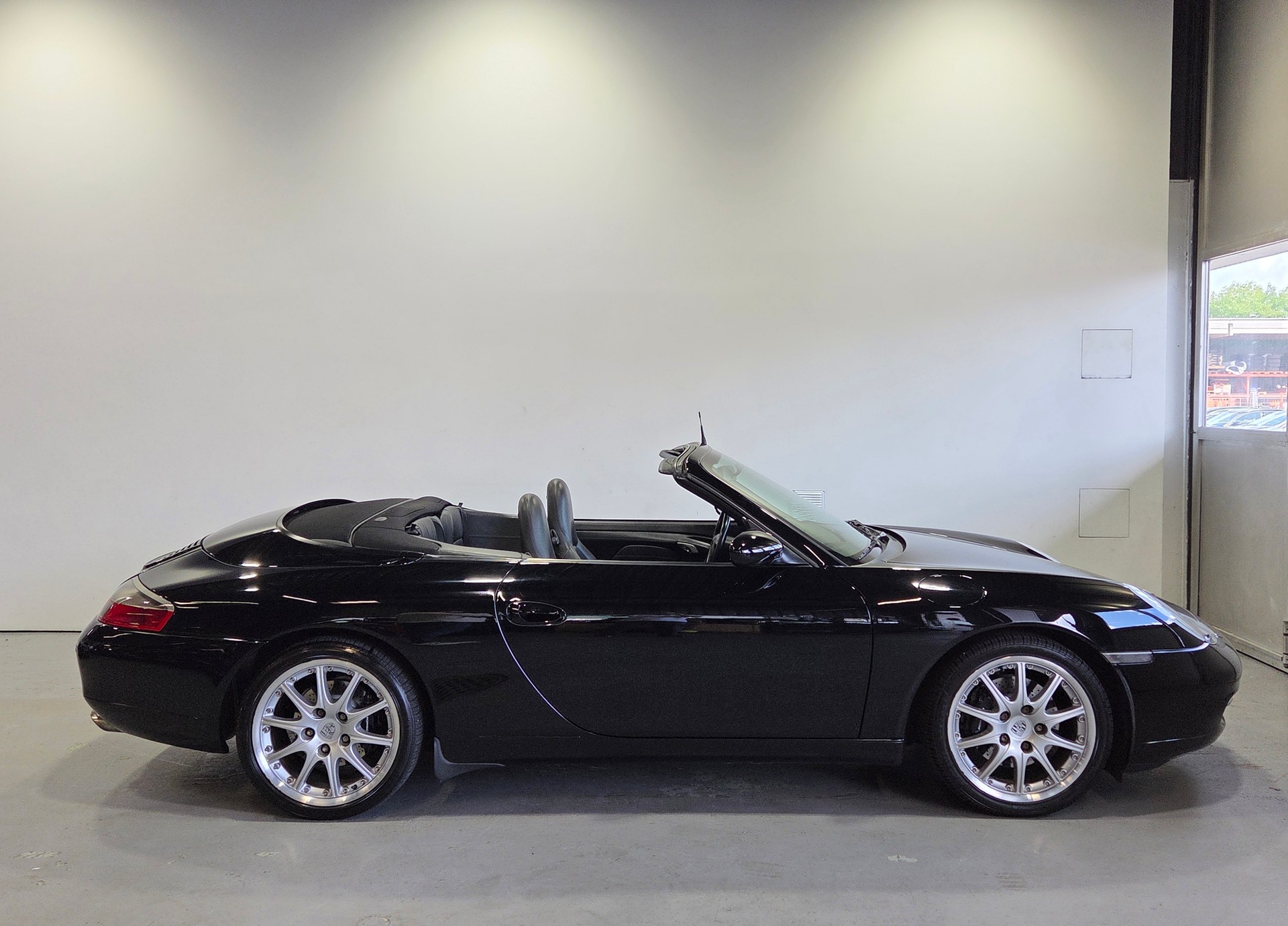 PORSCHE Carrera Cabrio-image-11