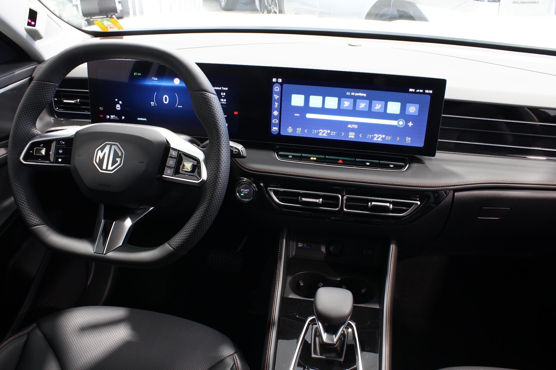 MG HS 1.5 Hybrid Luxury-image-14