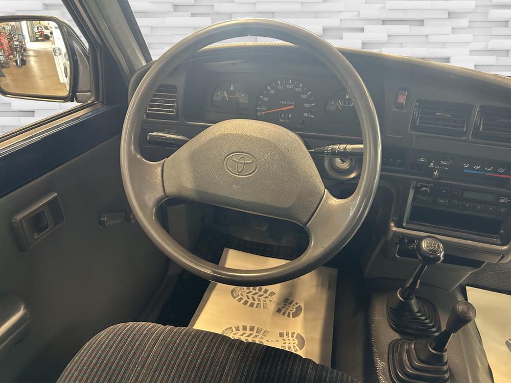 TOYOTA Hilux RN 110L-CRMDEW (X-TRA) Alubrücke-image-6