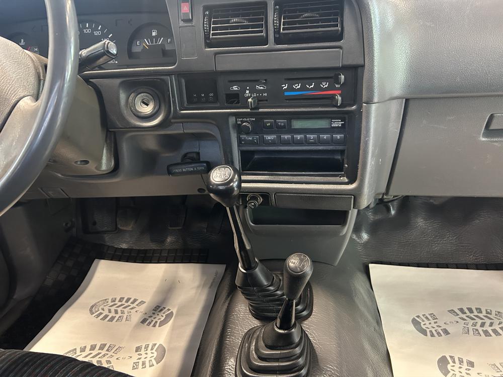 TOYOTA Hilux RN 110L-CRMDEW (X-TRA) Alubrücke-image-8
