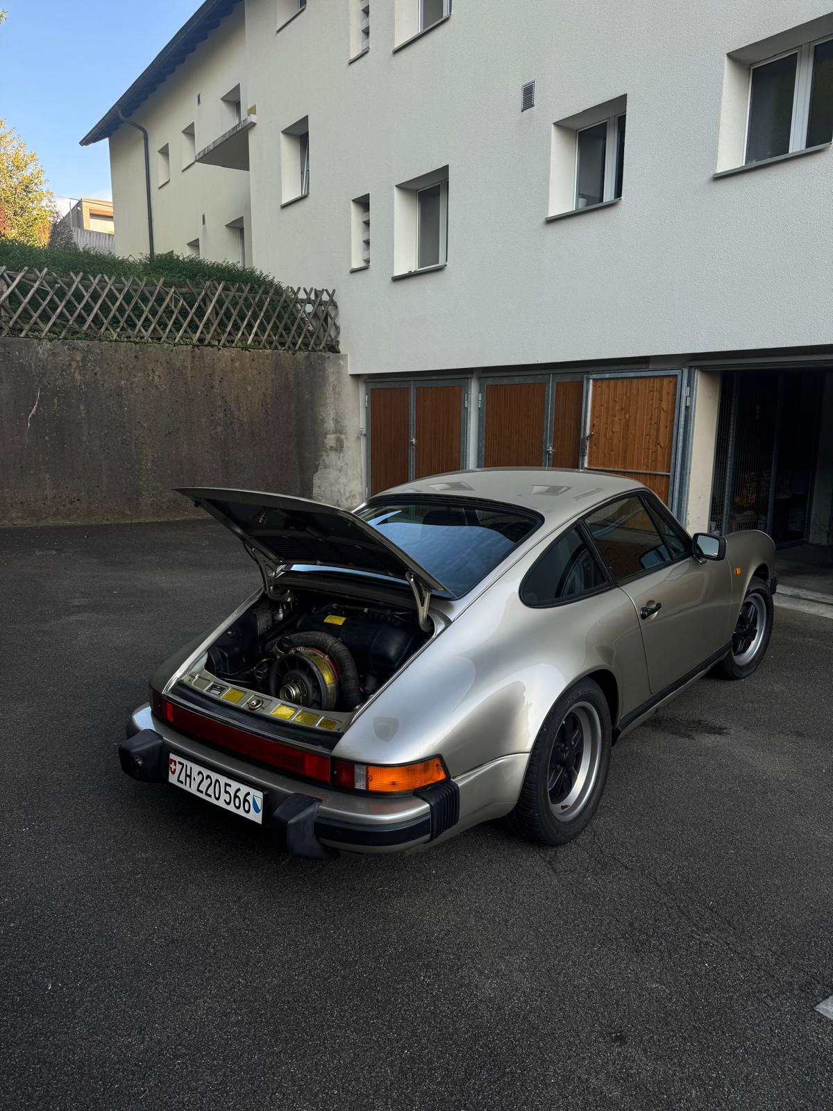 PORSCHE 911 SC-image-1