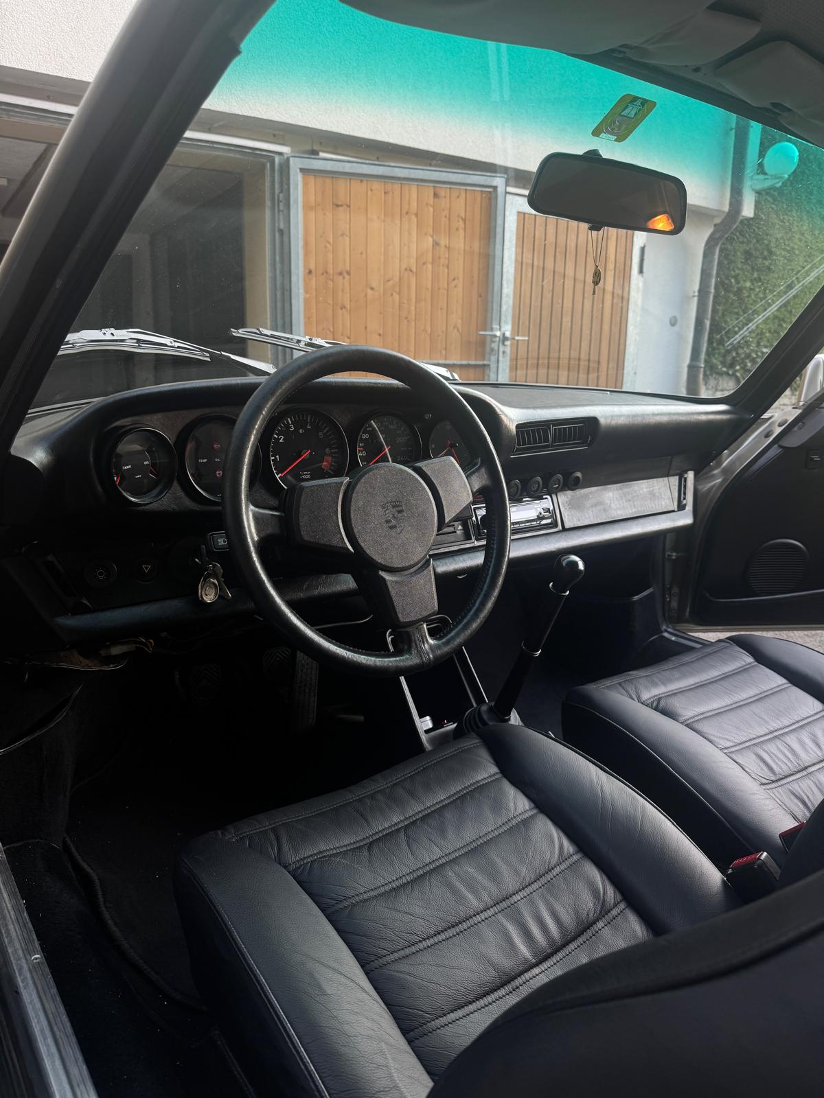 PORSCHE 911 SC-image-2