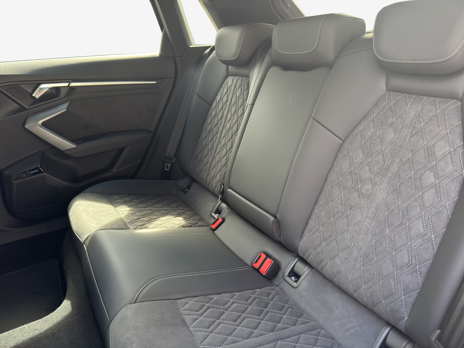 AUDI A3 Sportback TFSI e 200 kW S line Attraction S tronic-image-11