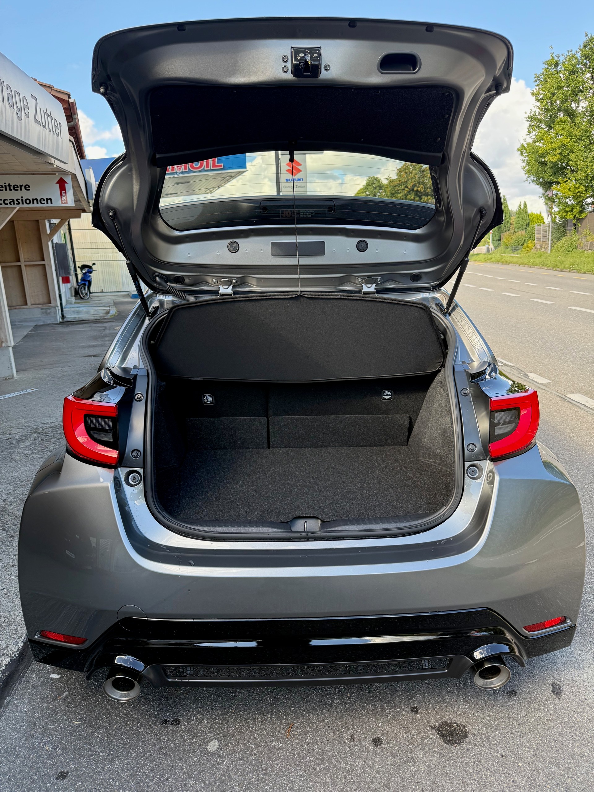 TOYOTA Yaris 1.6 GR Sport A-image-6