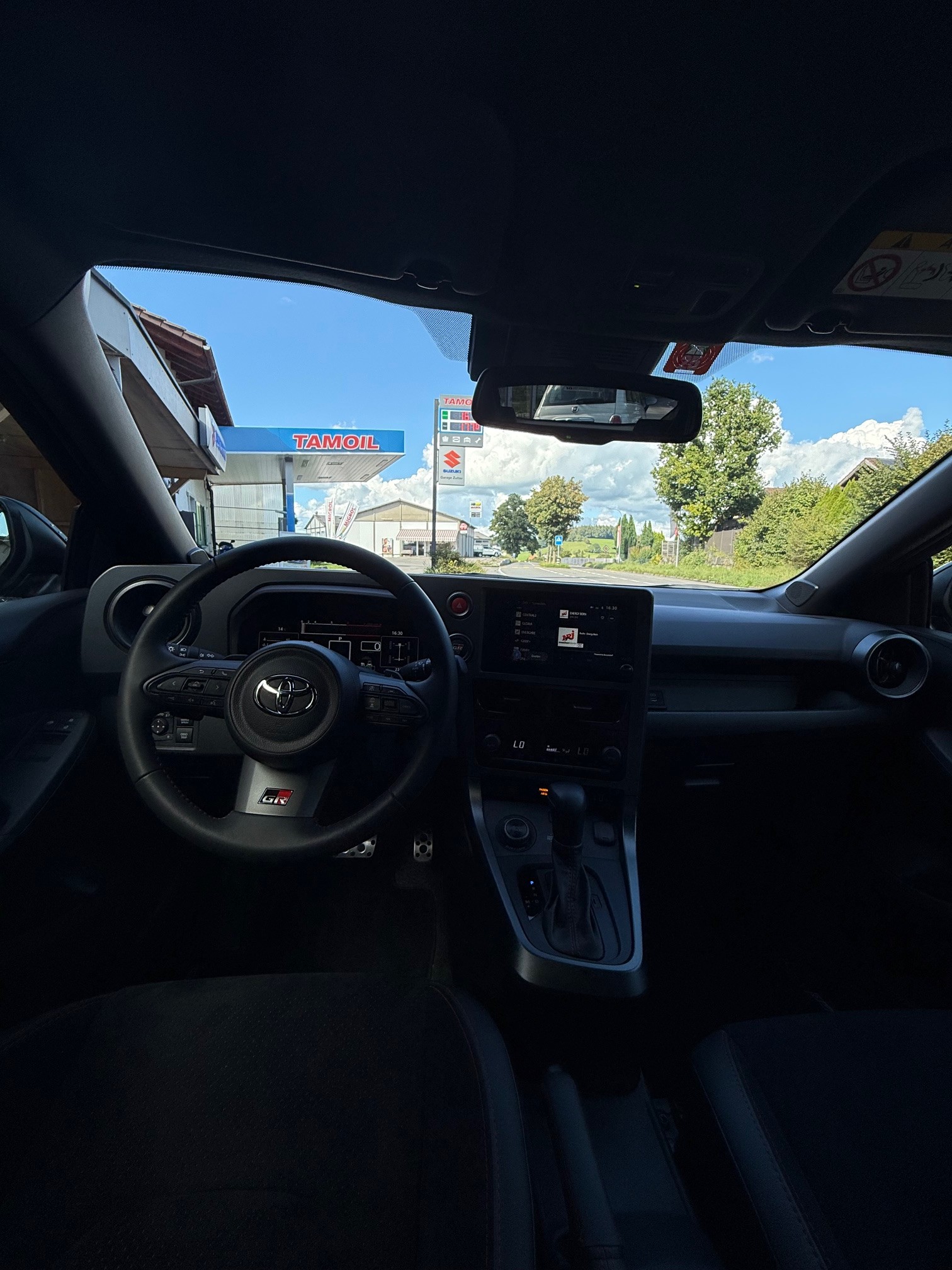 TOYOTA Yaris 1.6 GR Sport A-image-5