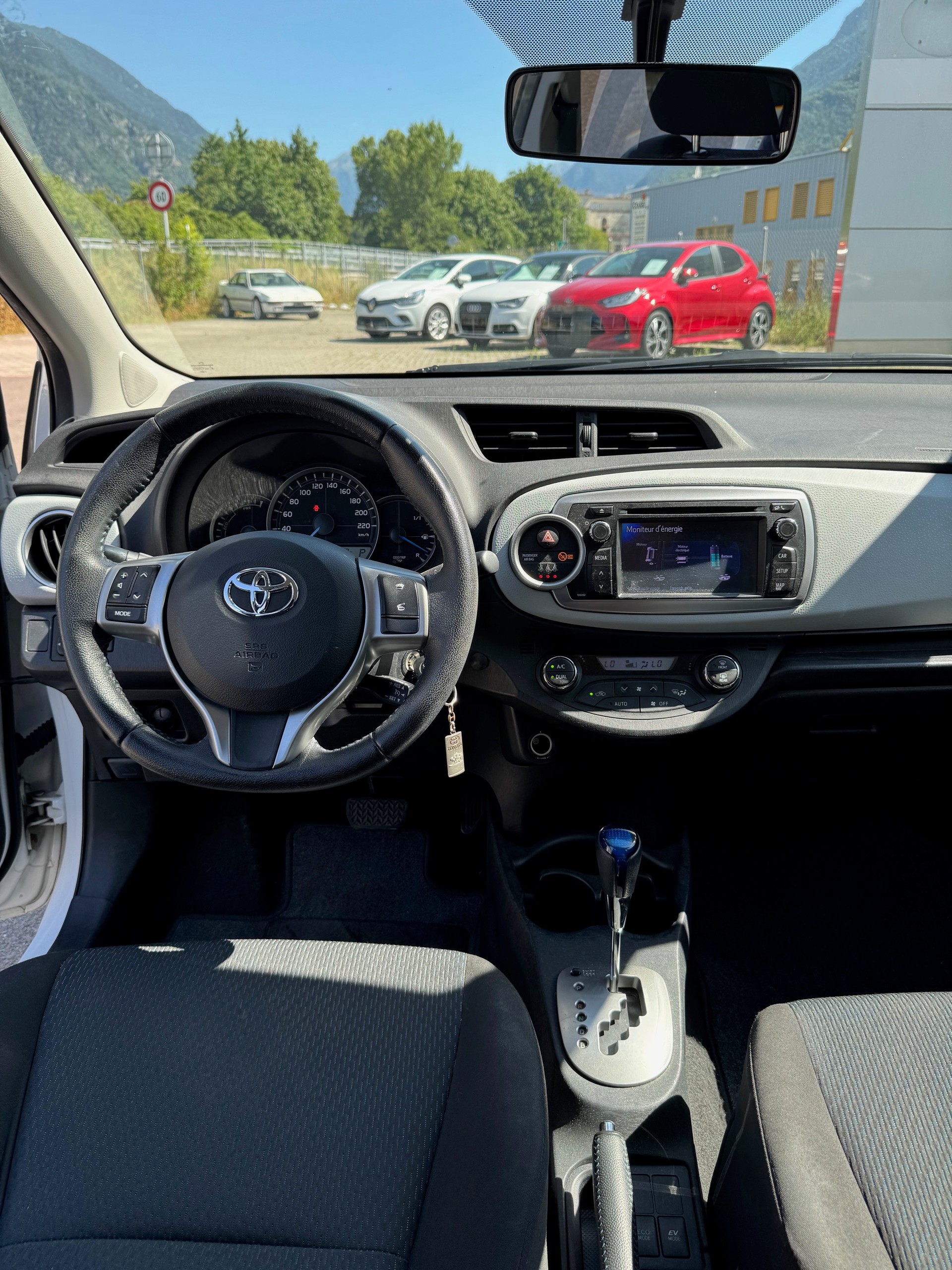 TOYOTA Yaris 1.5 VVT-i Hybrid Luna CVT-image-4