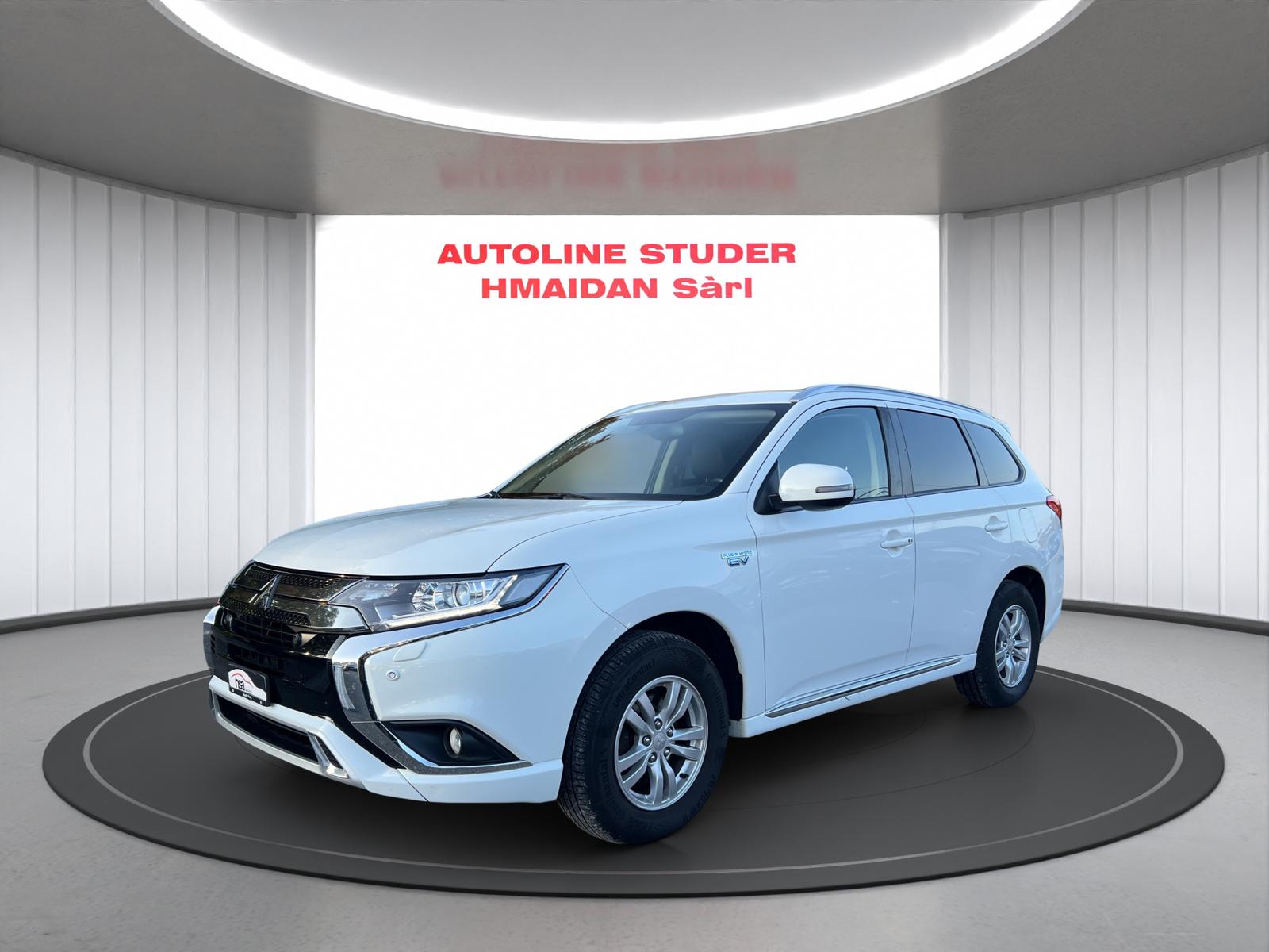 MITSUBISHI Outlander 2.4 PHEV Diamond 4WD Automatic-image-0