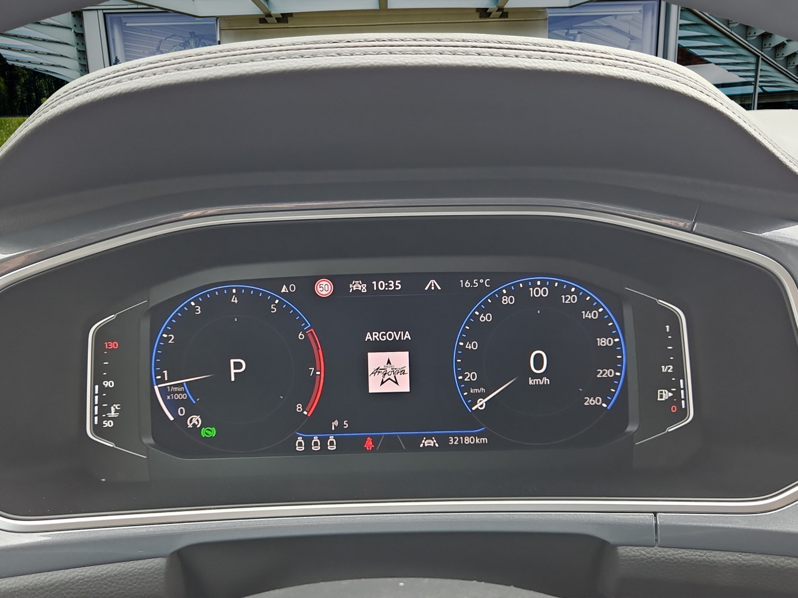 VW T-Roc 2.0 TSI Style DSG 4Motion-image-12