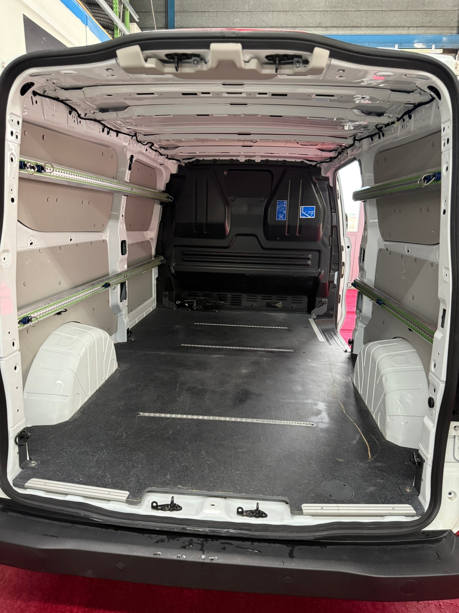 FORD Transit Custom Van 320 L2 H1 Trend-image-8