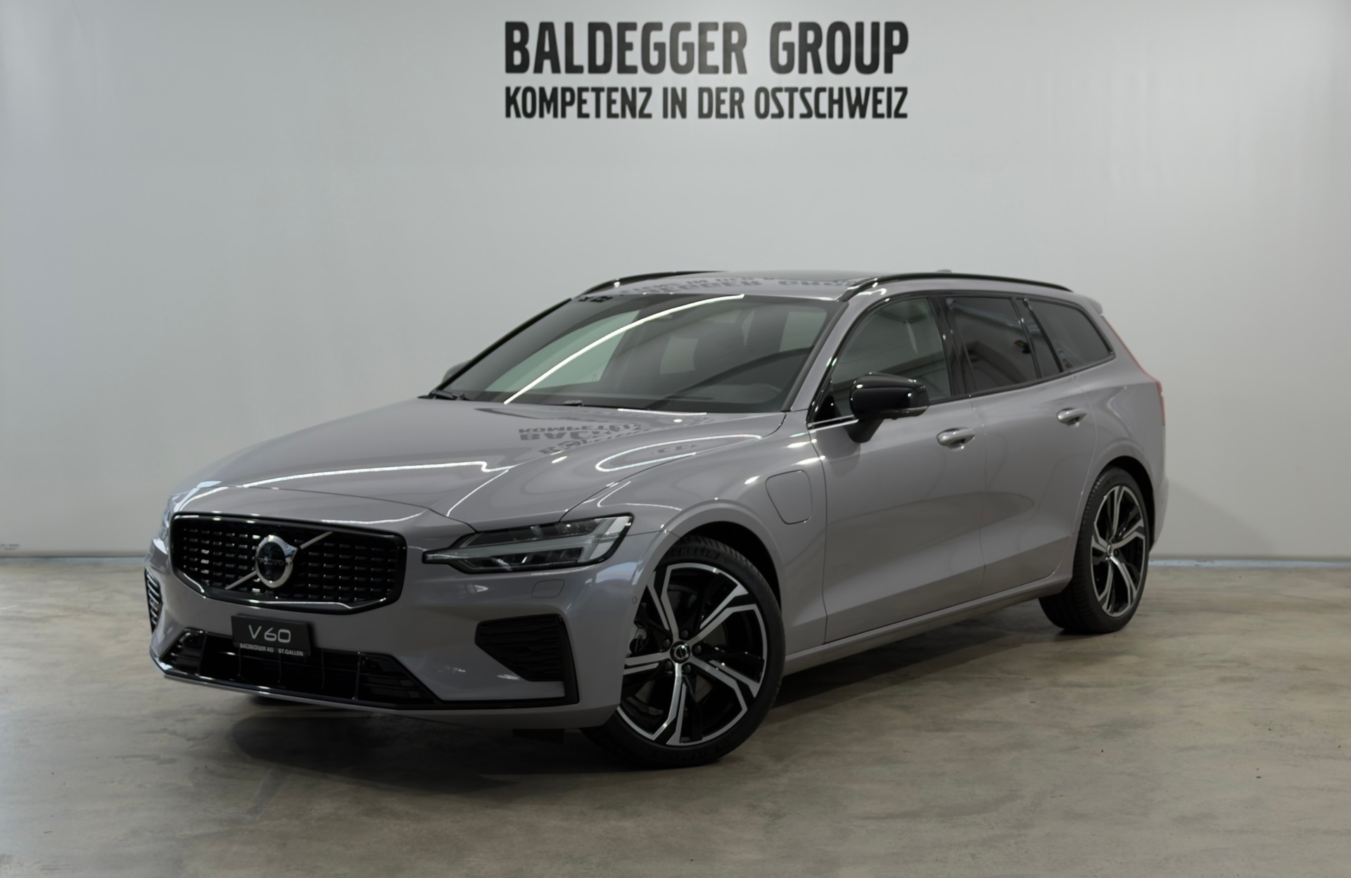 VOLVO V60 2.0 T6 TE Ultra Dark eAWD-image-0