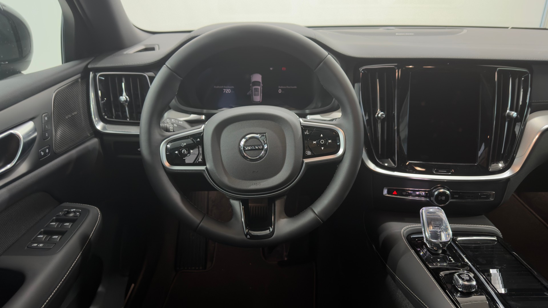 VOLVO V60 2.0 T6 TE Ultra Dark eAWD-image-12