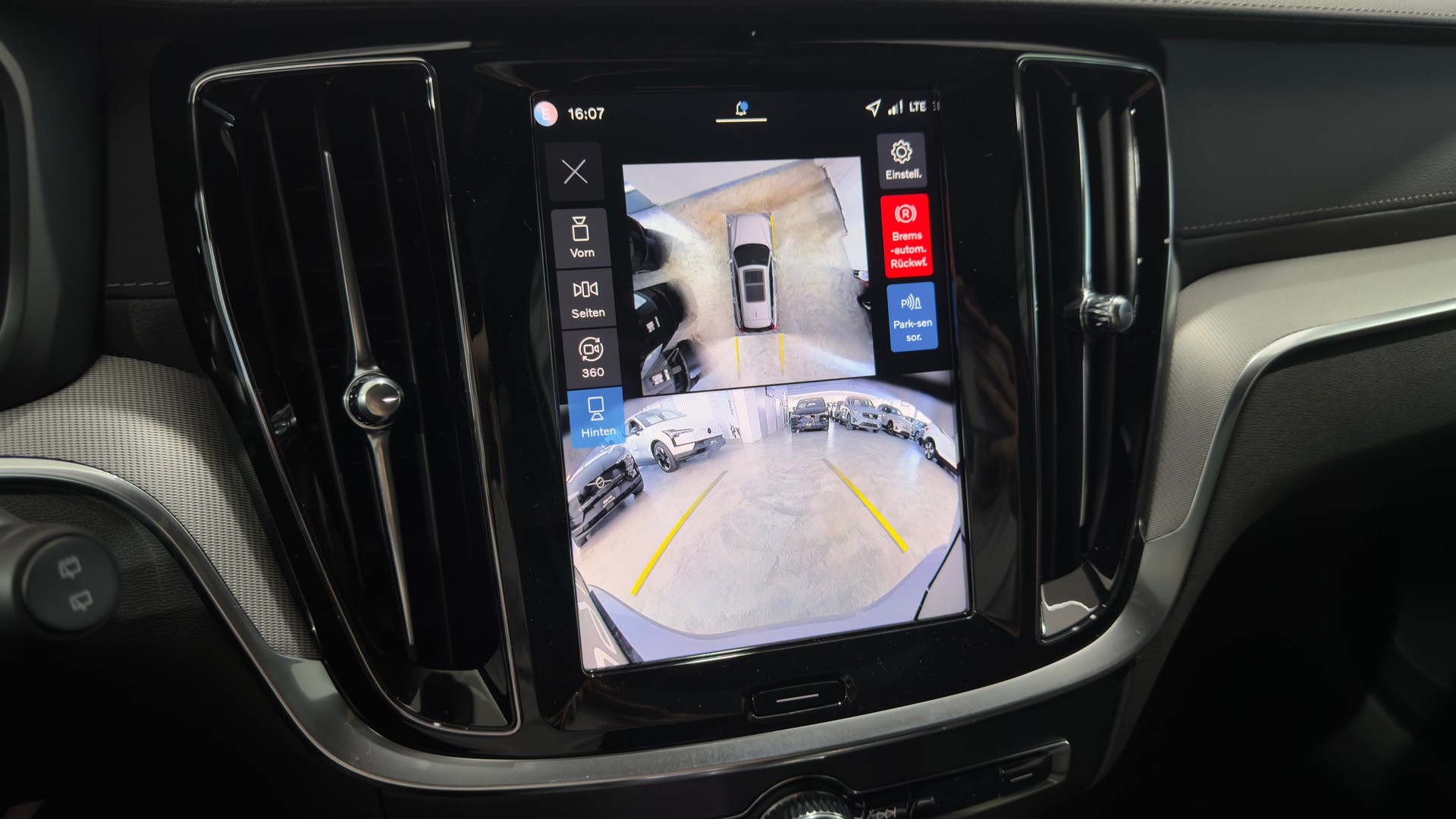 VOLVO V60 2.0 T6 TE Ultra Dark eAWD-image-8