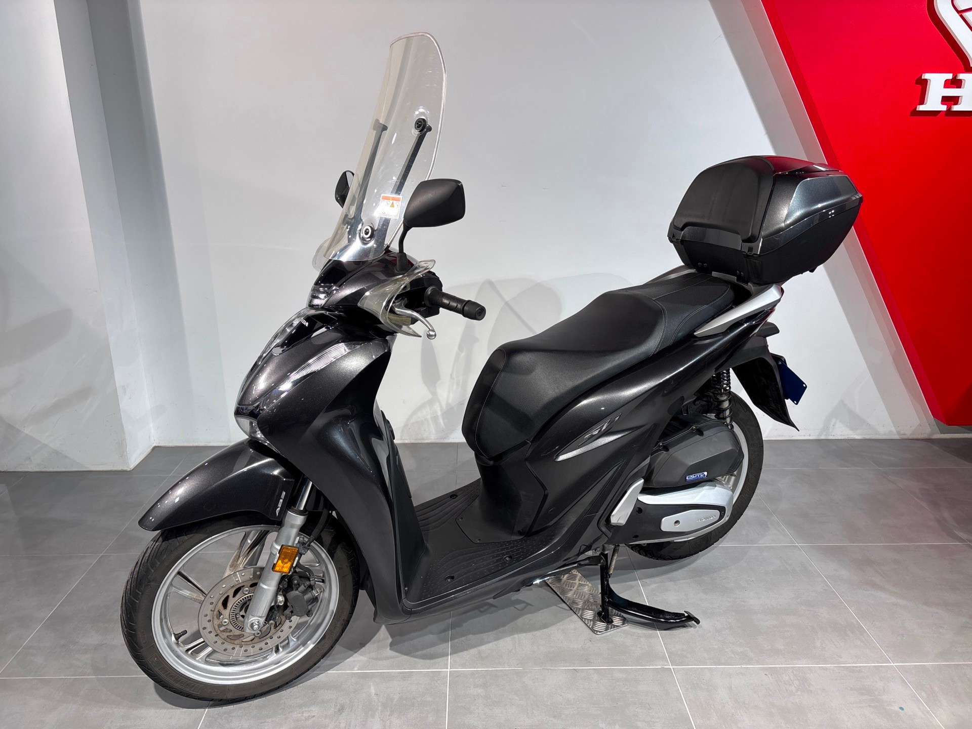 HONDA SH 125 +-showroom-element-3
