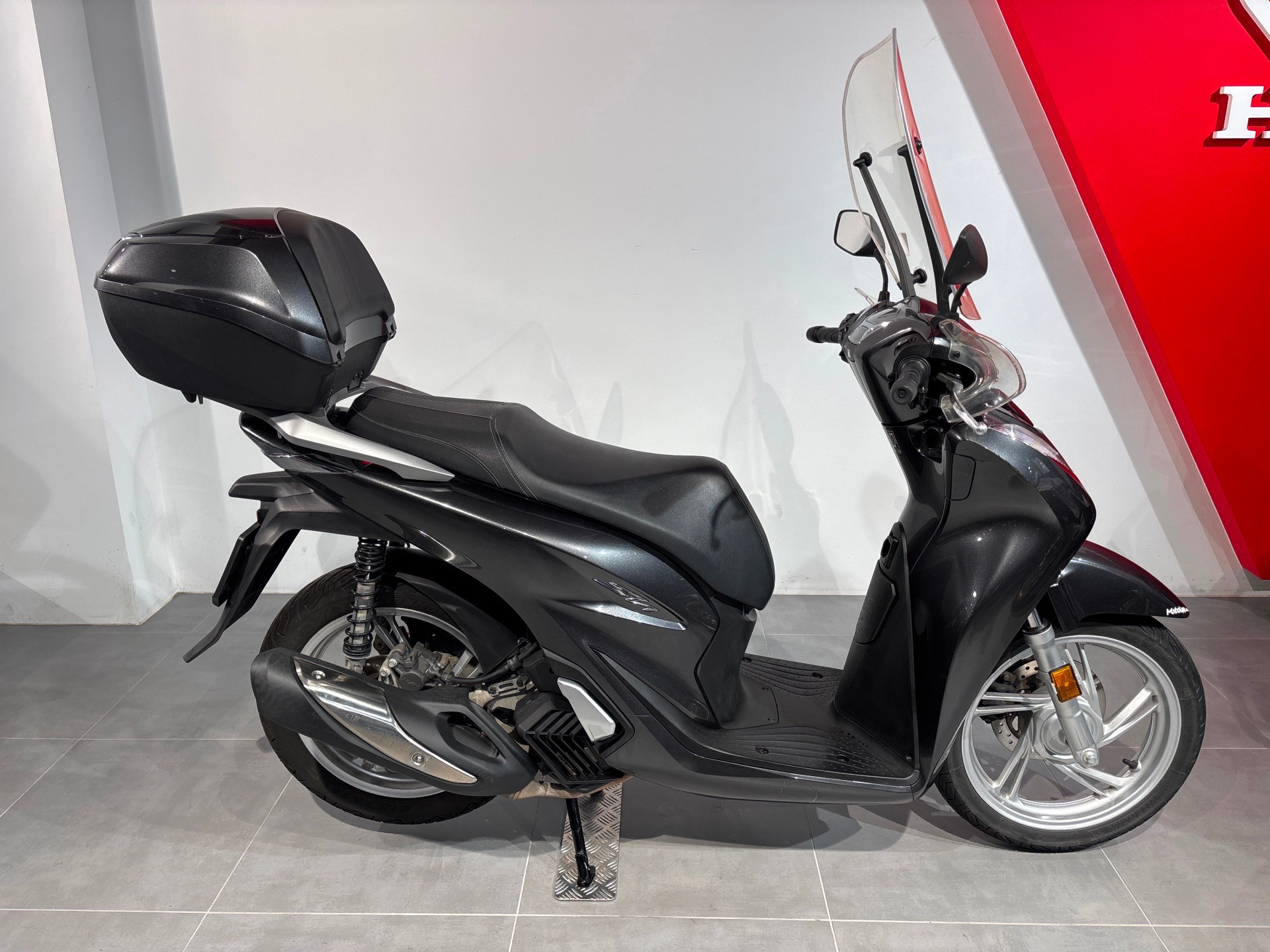 HONDA SH 125 +-showroom-element-1
