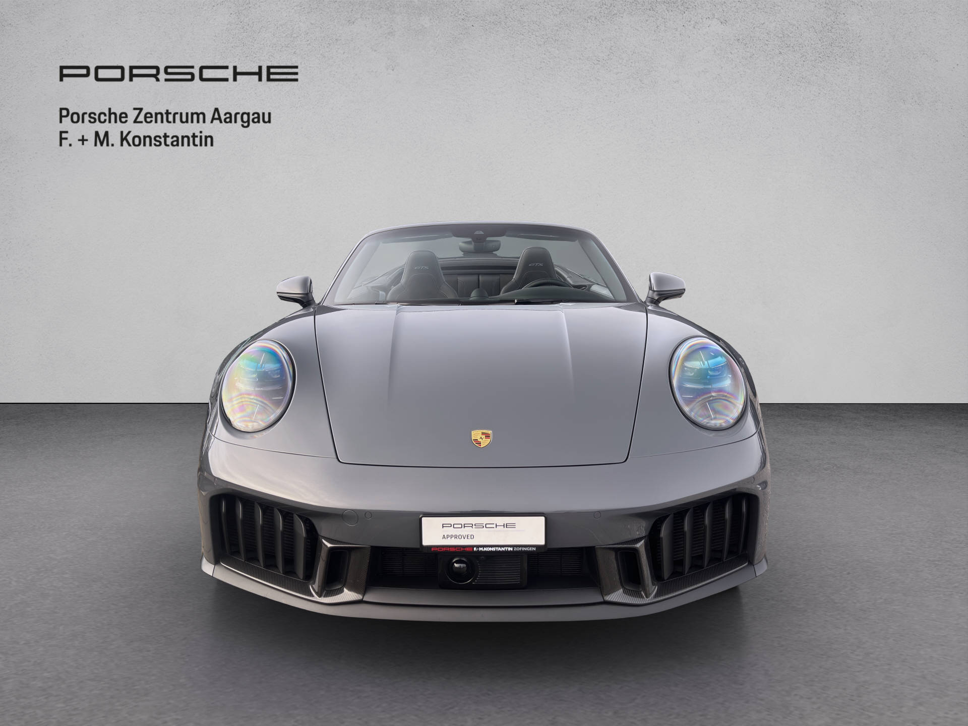 PORSCHE 911 Carrera 4 GTS Cabriolet-image-1