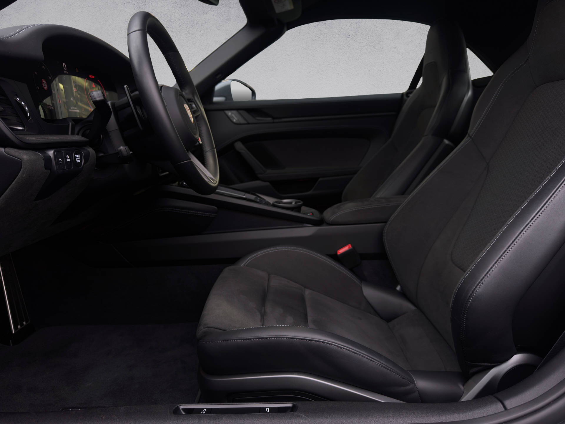 PORSCHE 911 Carrera 4 GTS Cabriolet-image-6