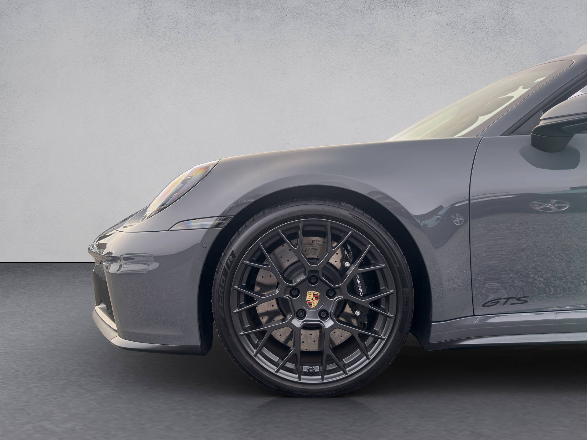 PORSCHE 911 Carrera 4 GTS Cabriolet-image-13