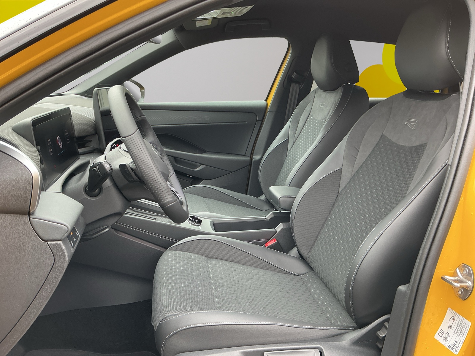 VW T-Roc 1.5 eTSI mHEV R-Line DSG-image-4
