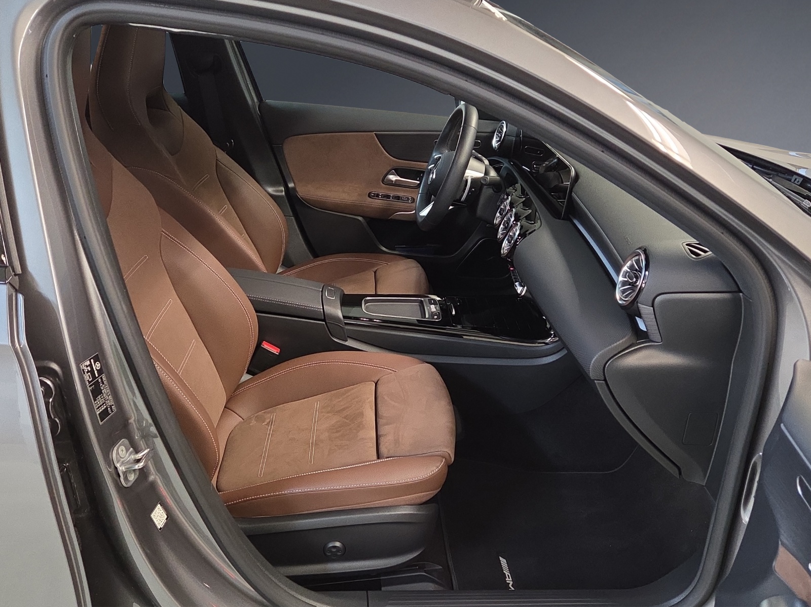 MERCEDES-BENZ A 200 7G-DCT-image-9
